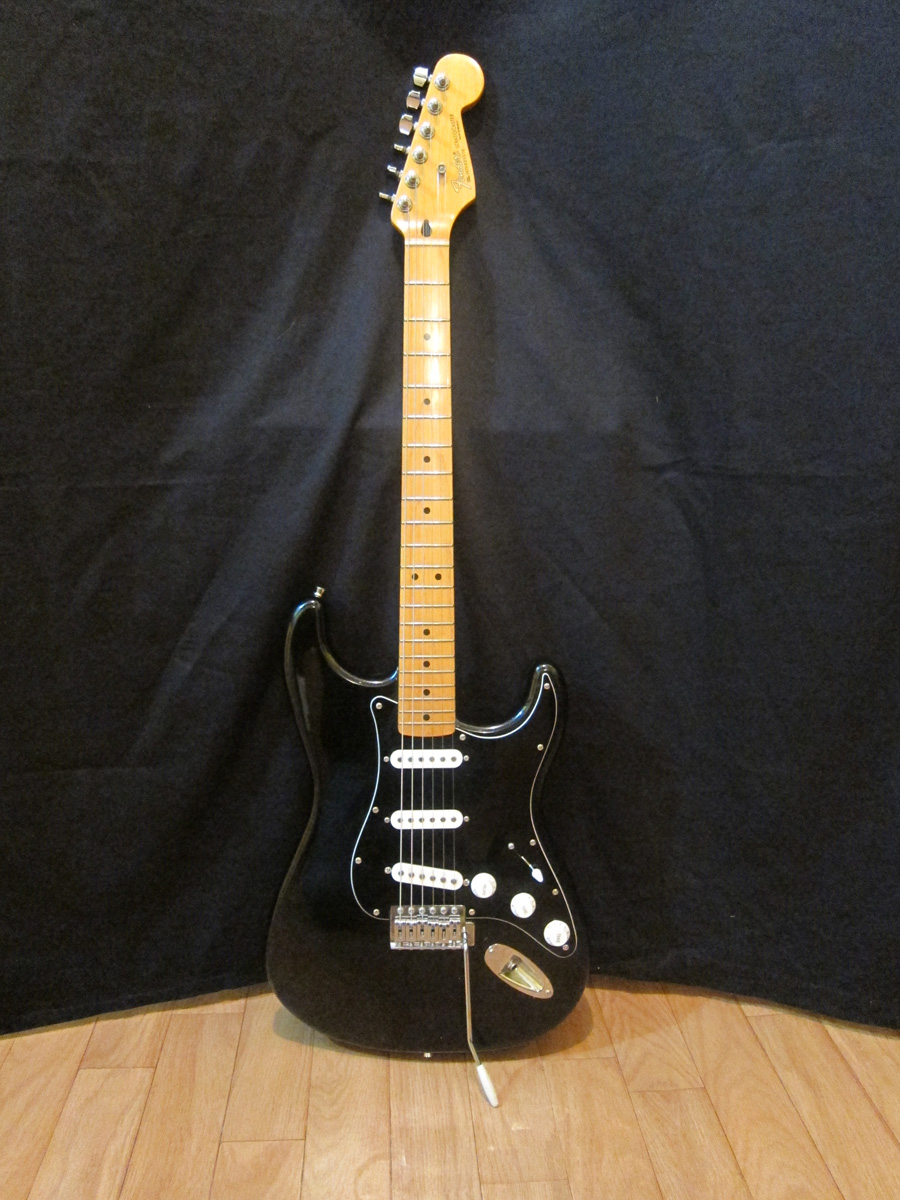 photo-fender-standard-stratocaster-1990-2005-fender-stratocaster