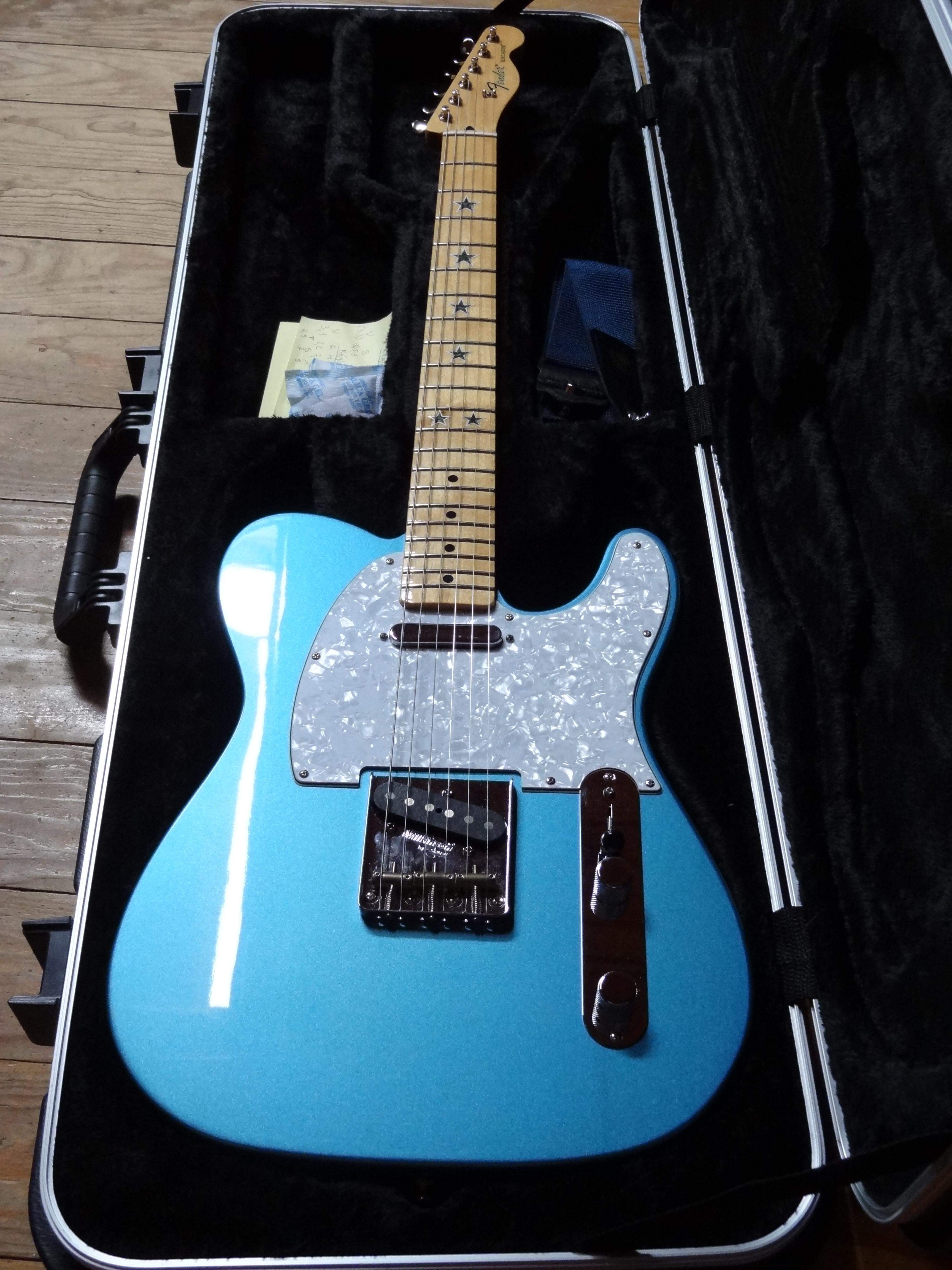 Photo Fender Standard Telecaster [19902005] Fender std Telecaster Lake placid blue upgraded