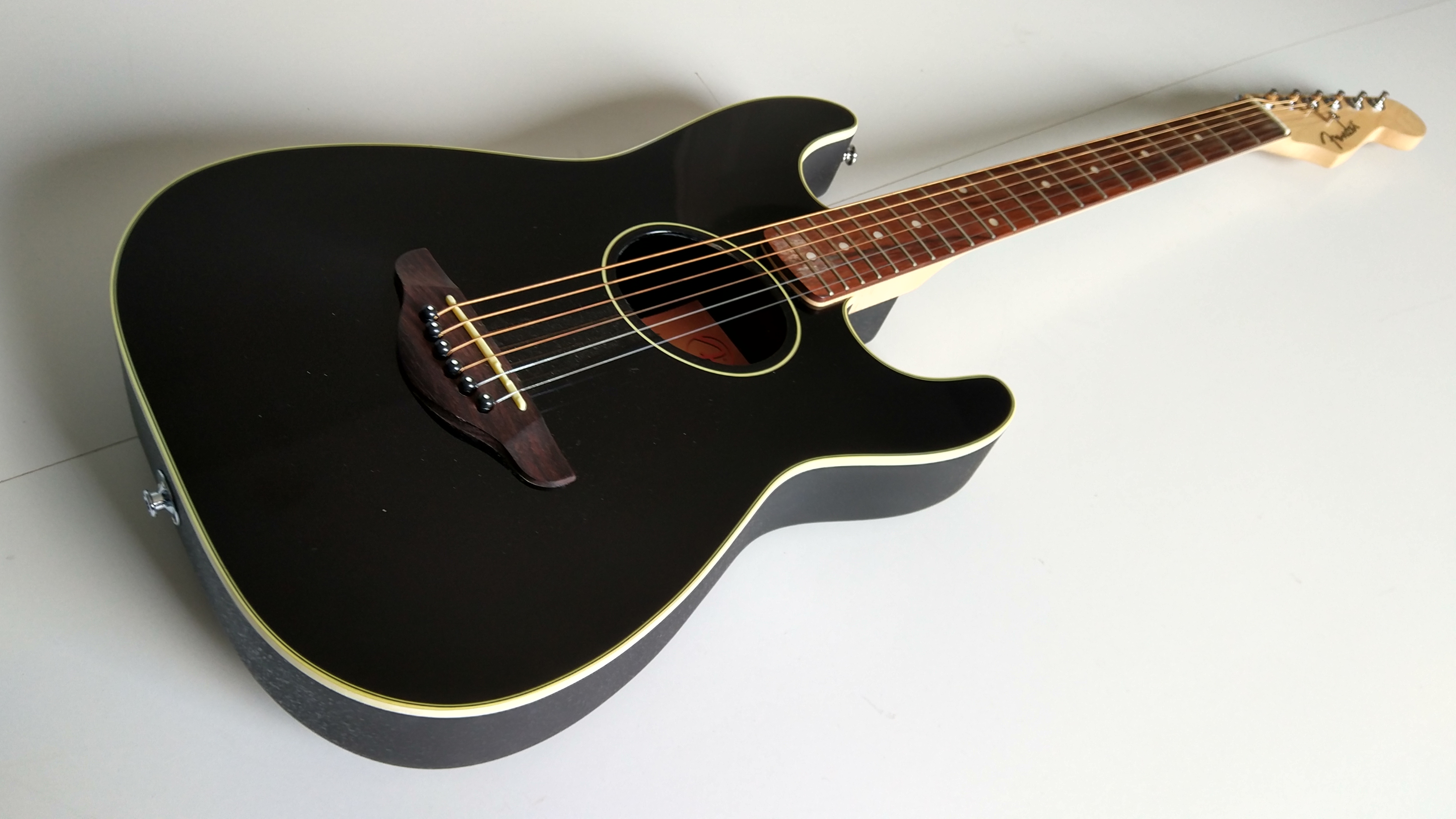Fender Stratacoustic Deluxe image (2065754) Audiofanzine