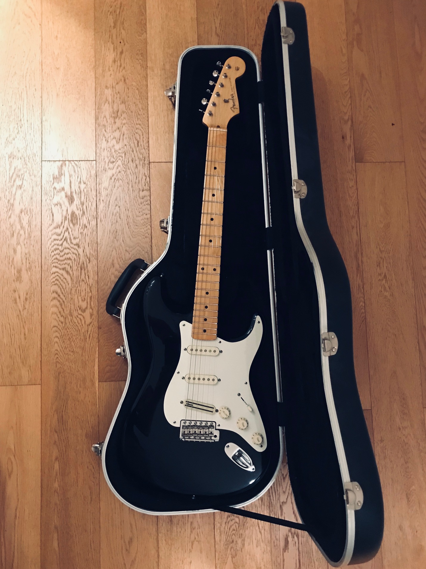 Fender Stratocaster American Vintage Hot Rod 57 Frettes Inox Ile De