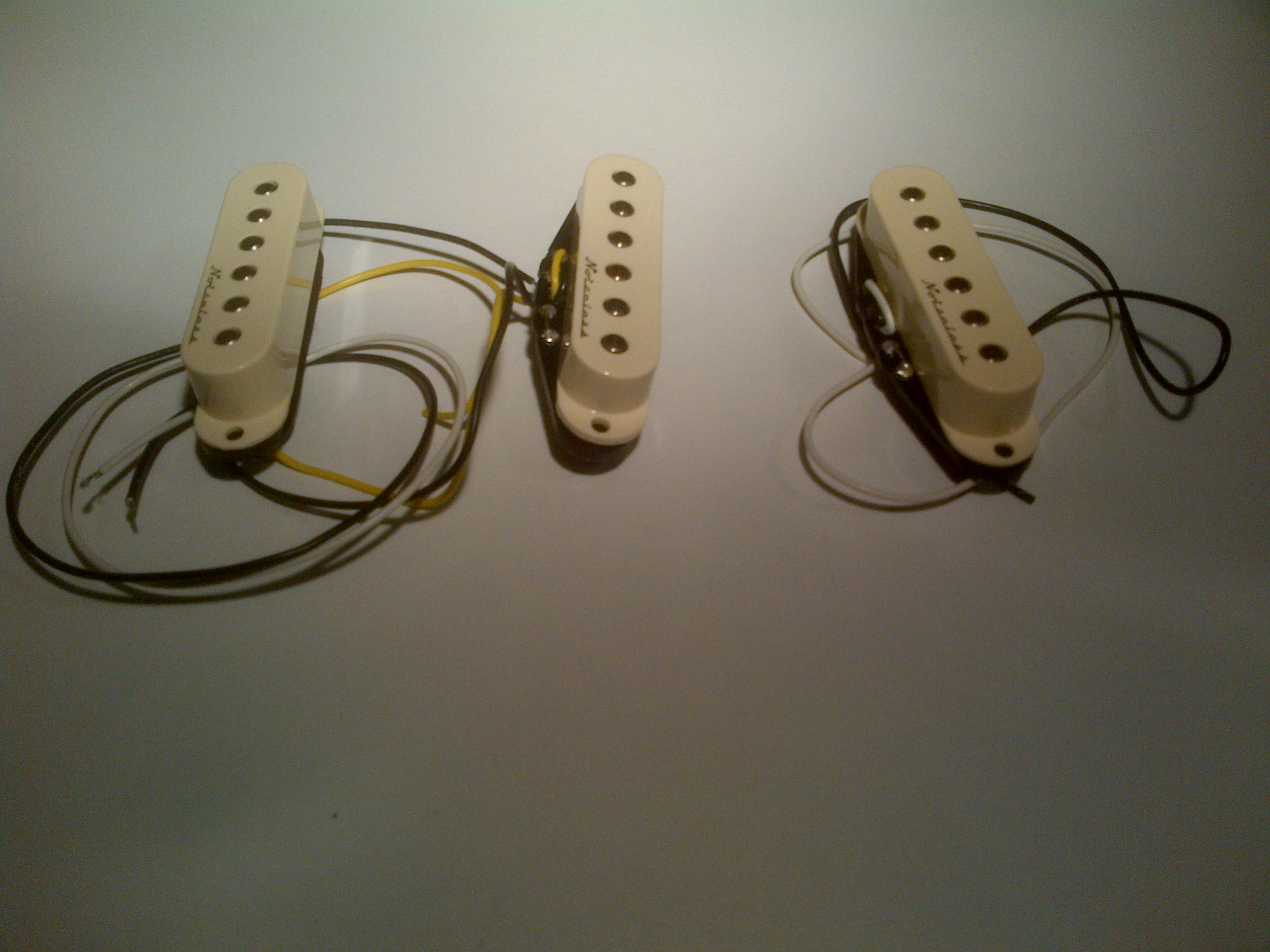 Fender Vintage Noiseless Stratocaster Pickups image (590585) Audiofanzine