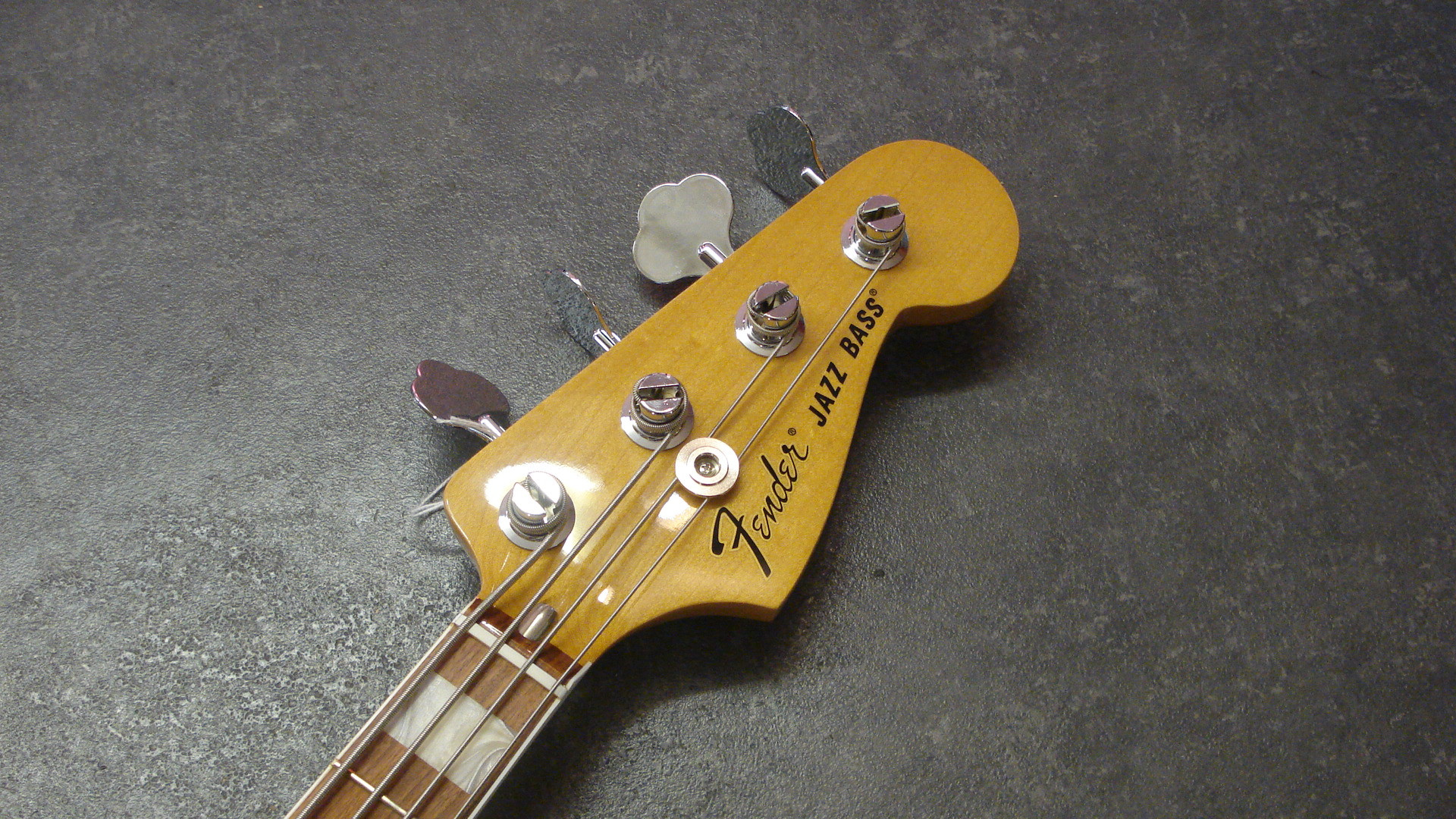 Vintera '70s Jazz Bass Fender Vintera '70s Jazz Bass Audiofanzine