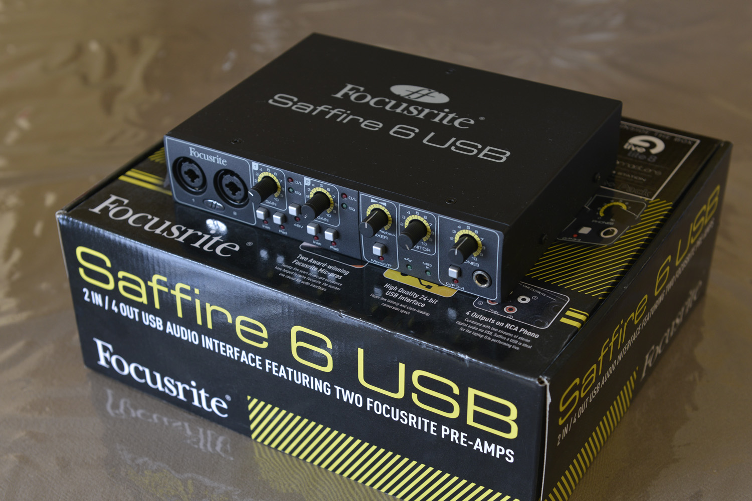 Фокусрайт скарлетт соло 3 ген драйвер. Focusrite saffire 6 usb asio4all. Saffire 6 usb. Карта focusrite saffire. Focusrite saffire 6 usb.