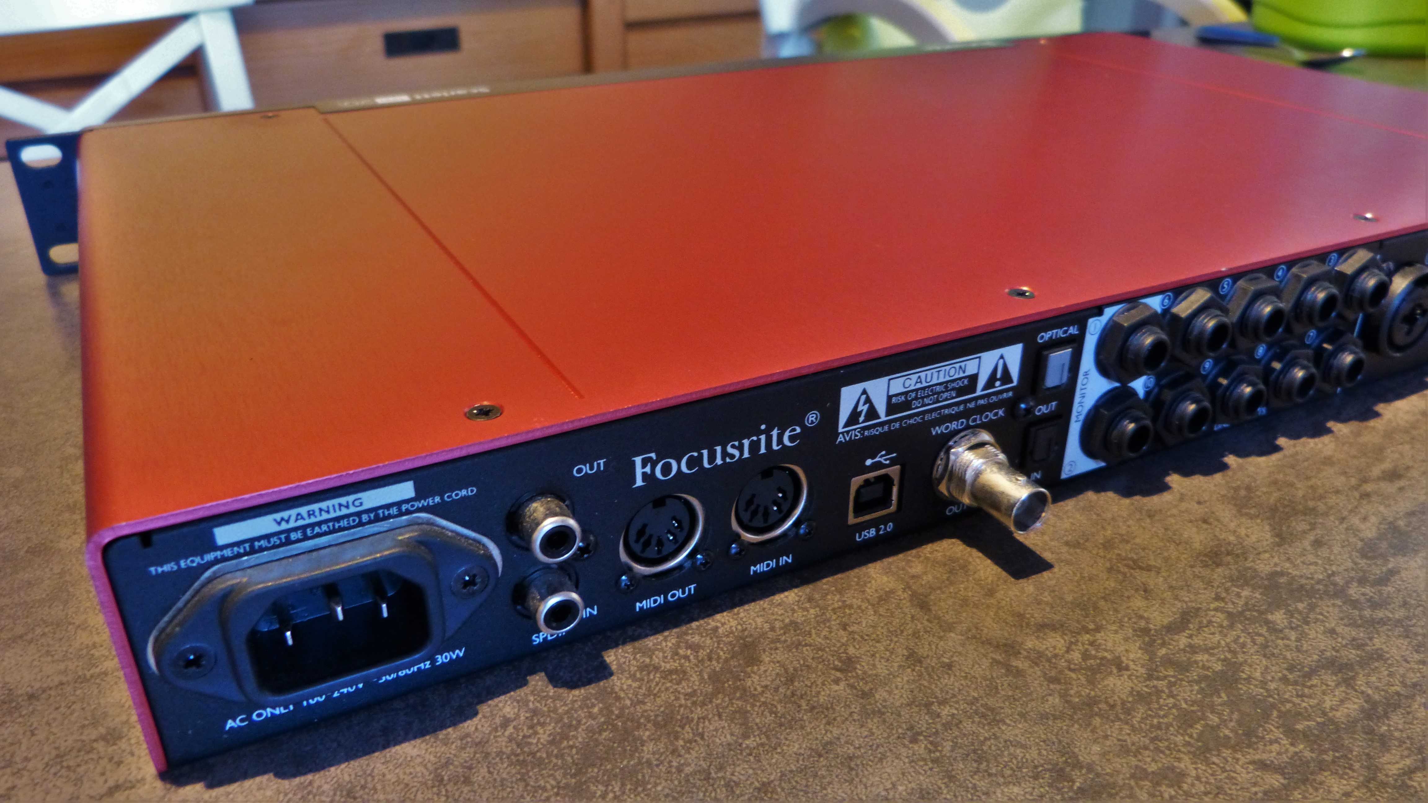 Focusrite scarlett 18i20 фото