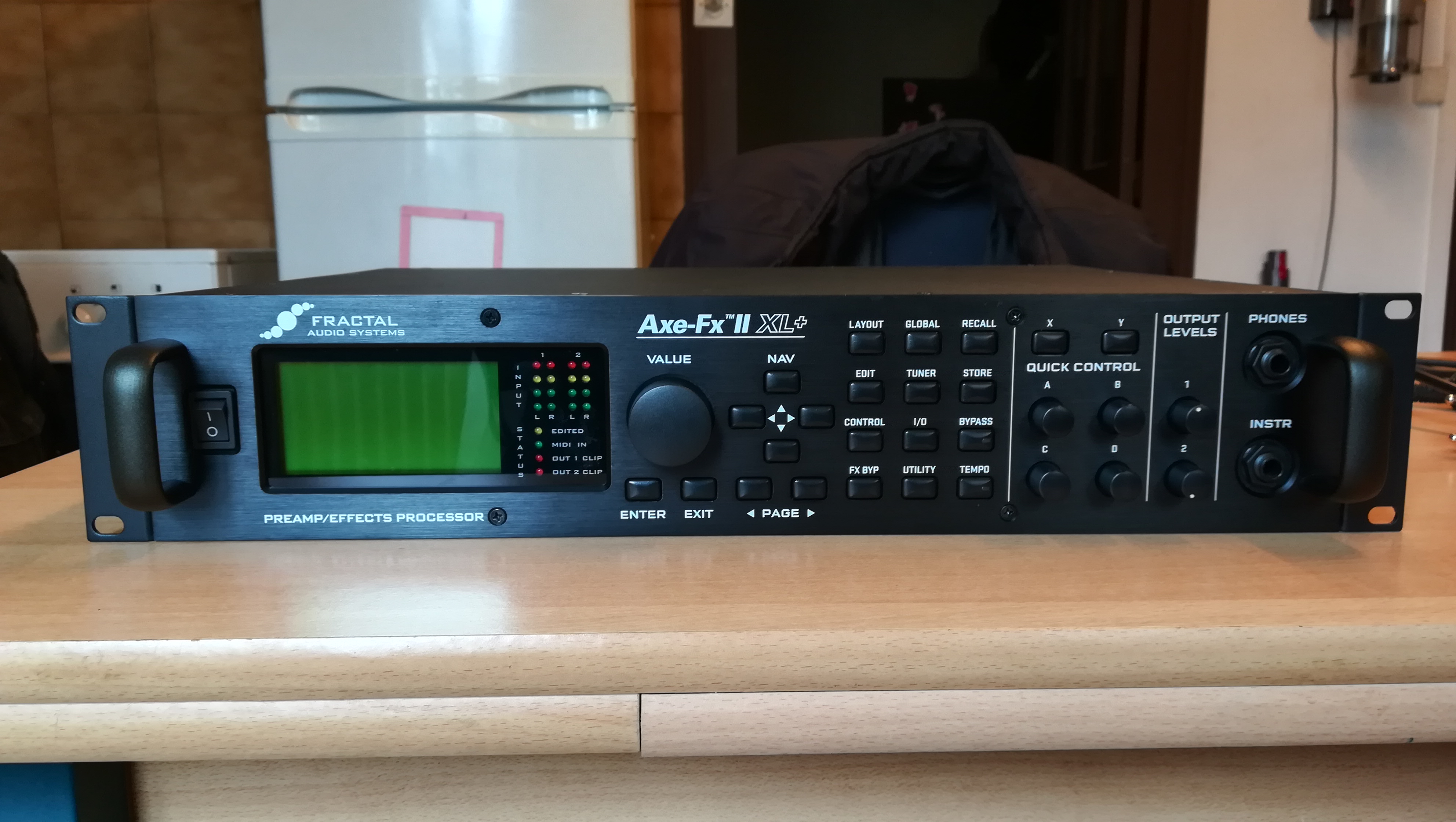 レッド系 Fractal audio systems Axe-FxⅡ（ハードケース付き 