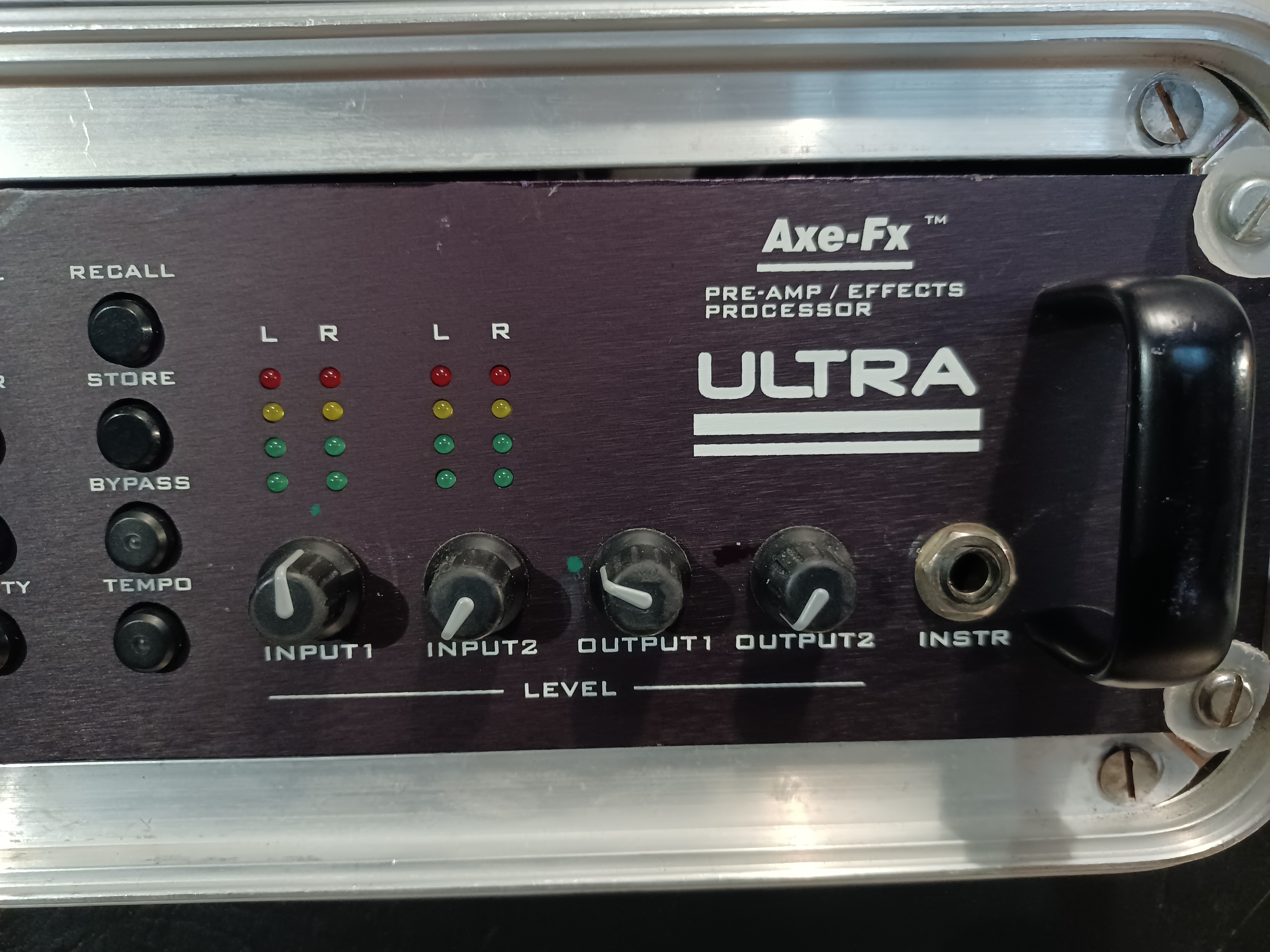 Axe-Fx Ultra - Fractal Audio Systems Axe-Fx Ultra - Audiofanzine