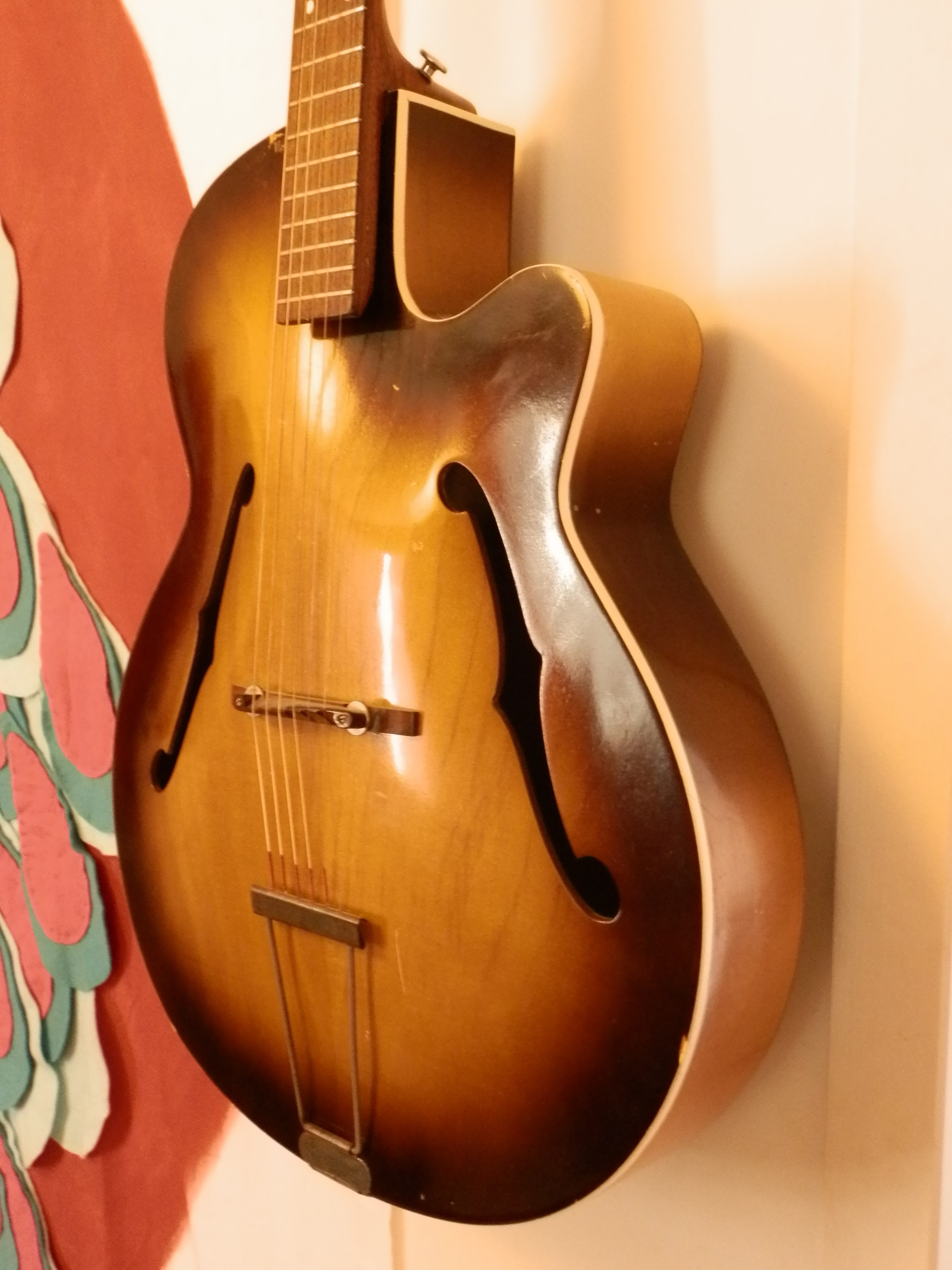 Archtop Model D53 Framus Archtop Model D53 Audiofanzine