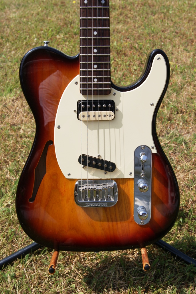 Photo G&L Tribute ASAT Special SemiHollow G&L Télécaster thinline