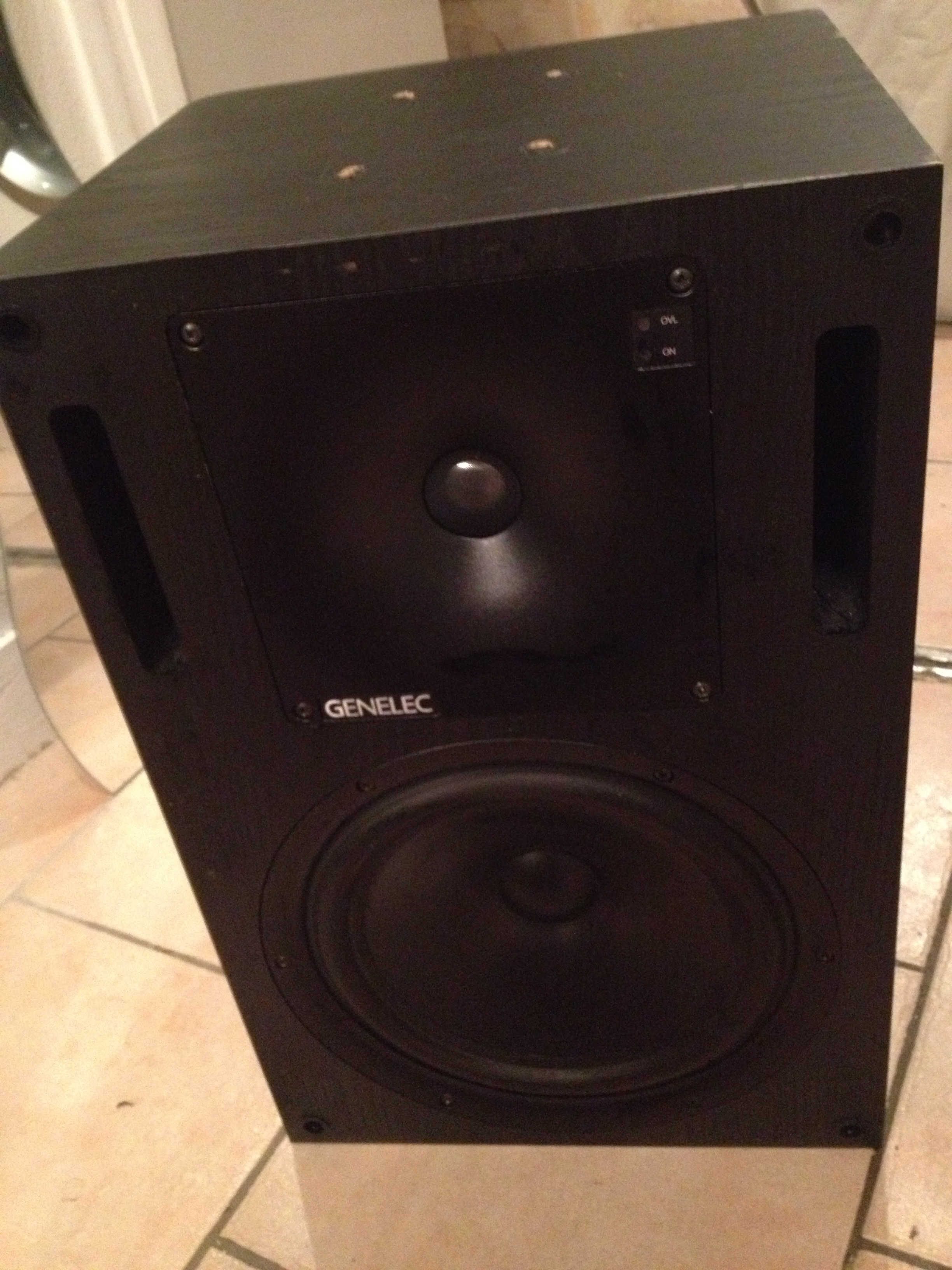 Photo Genelec 1032A Genelec 1032A (13754) (543268) Audiofanzine