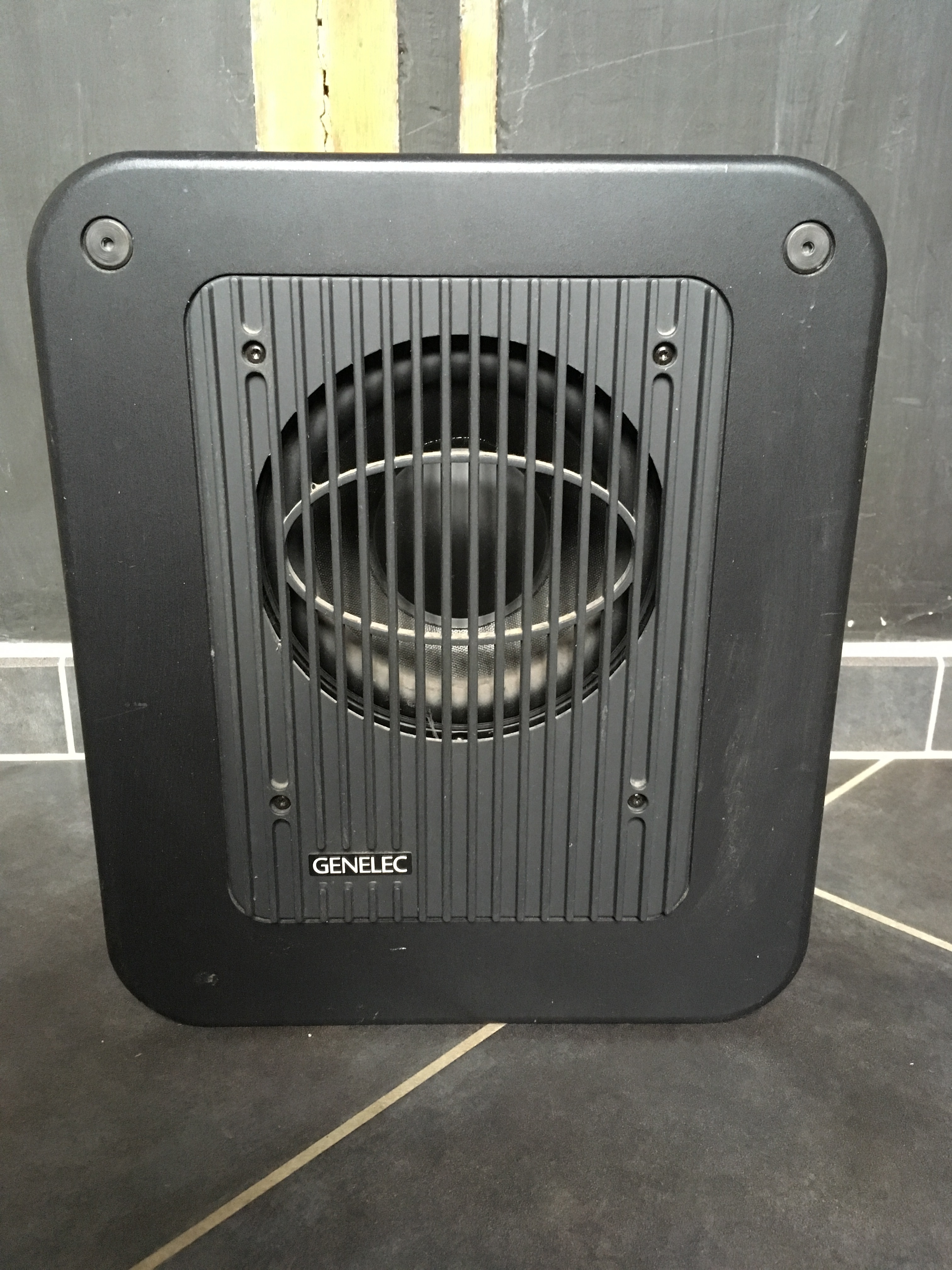 7050B Genelec 7050B Audiofanzine