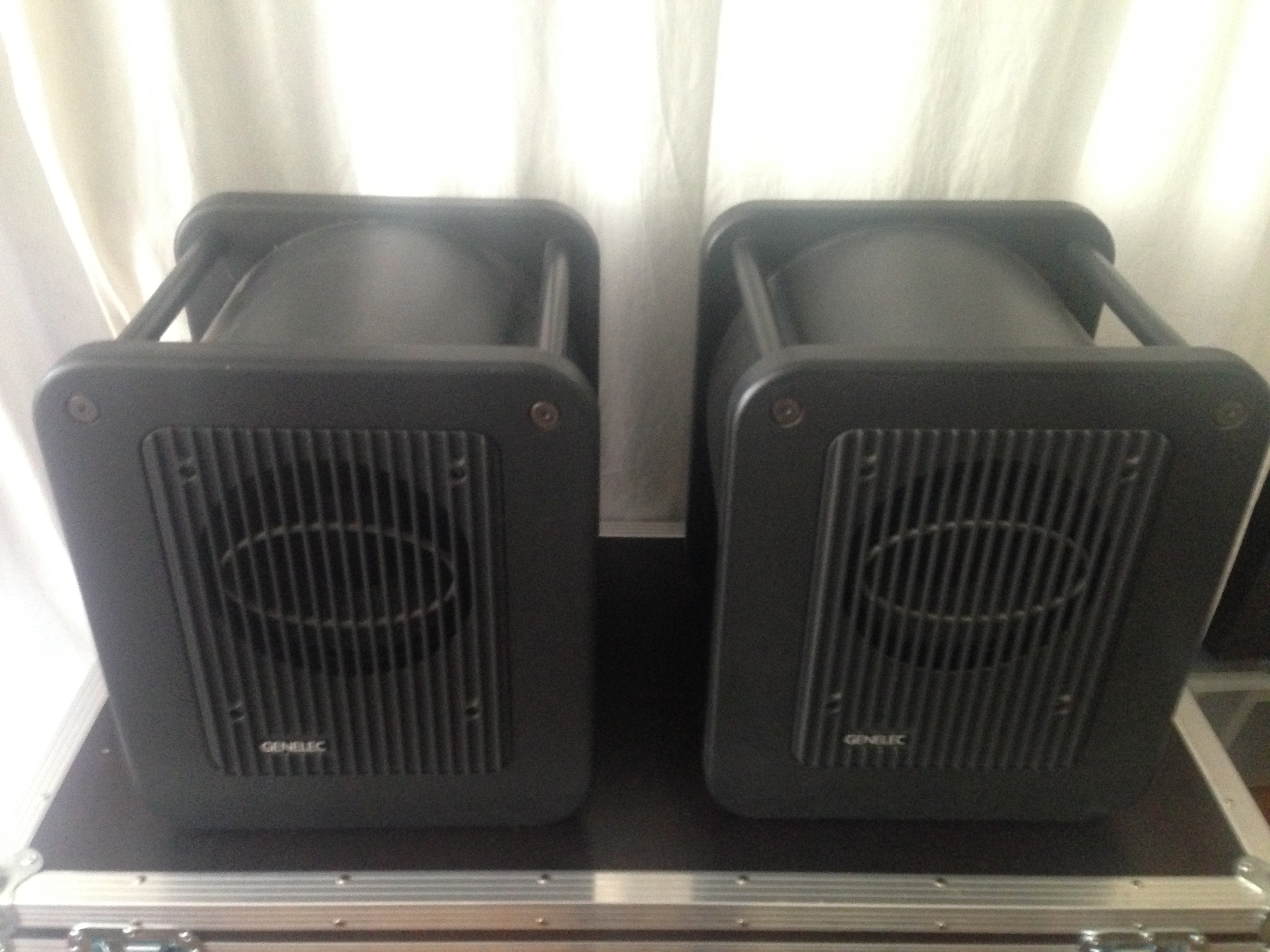 7050B Genelec 7050B Audiofanzine