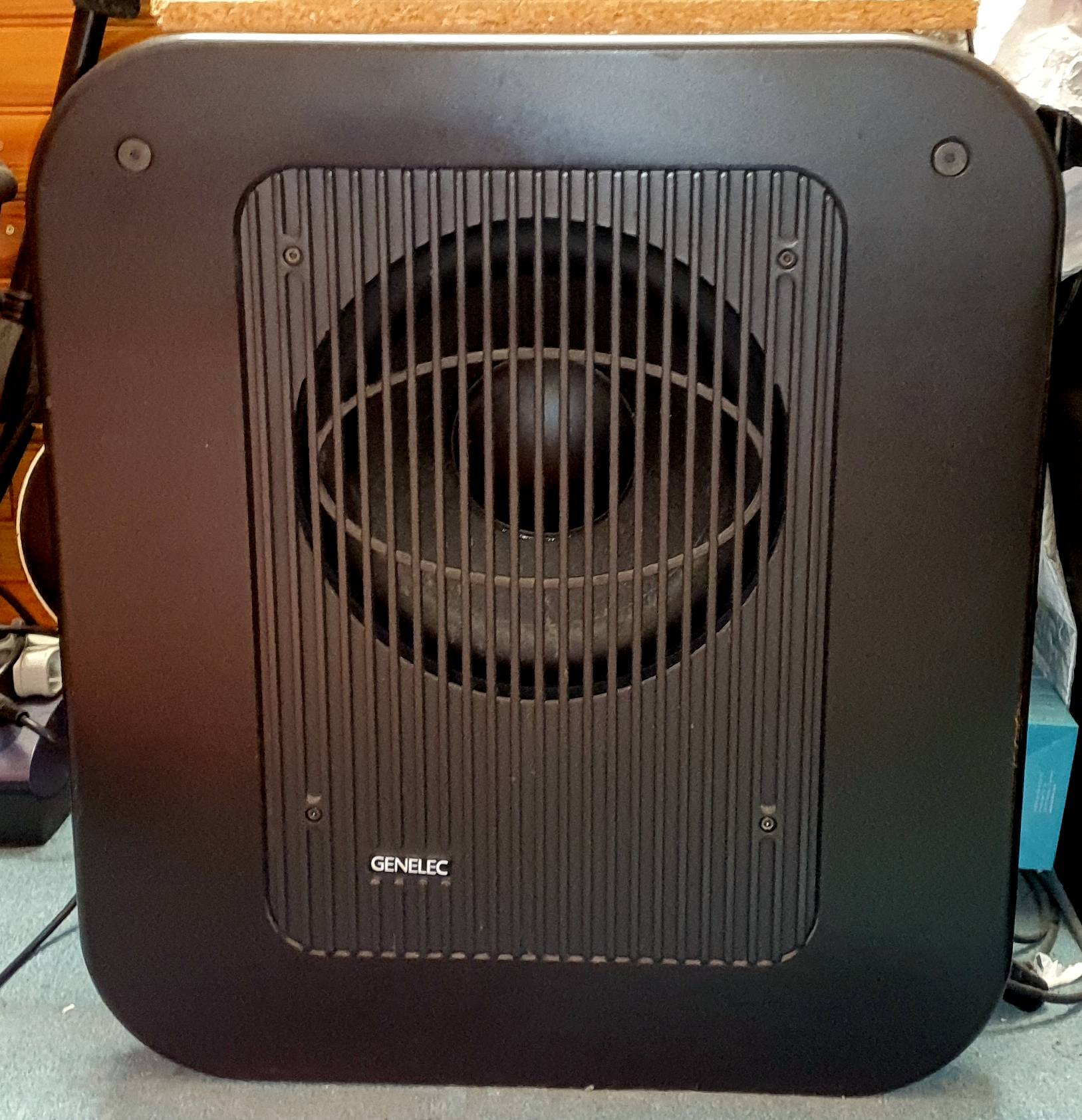 Vends Genelec Subwoofer actif Genelec 7070A comme neuf paire de