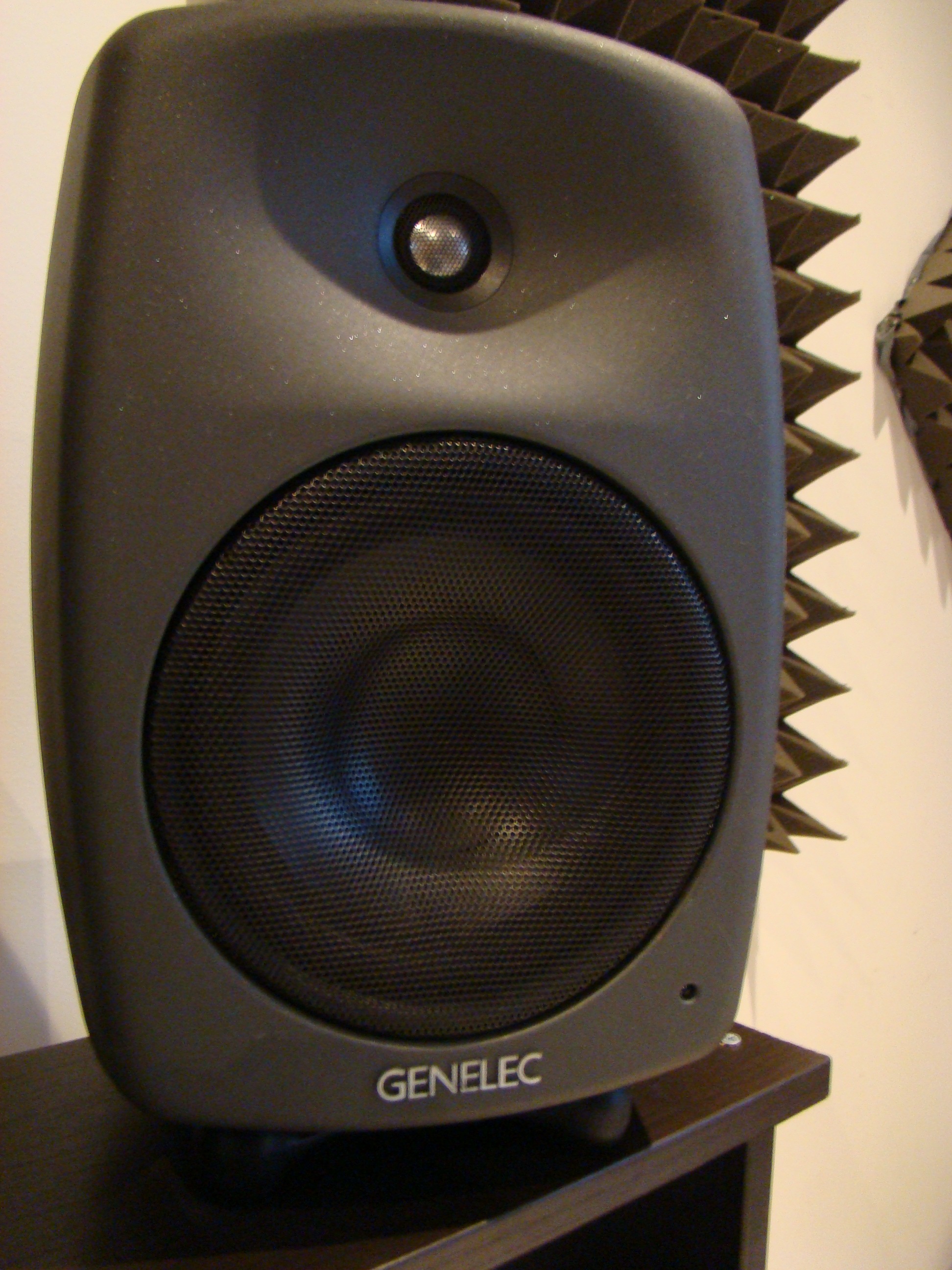 Photo Genelec 8040A Genelec 8040A (47633) (401477) Audiofanzine