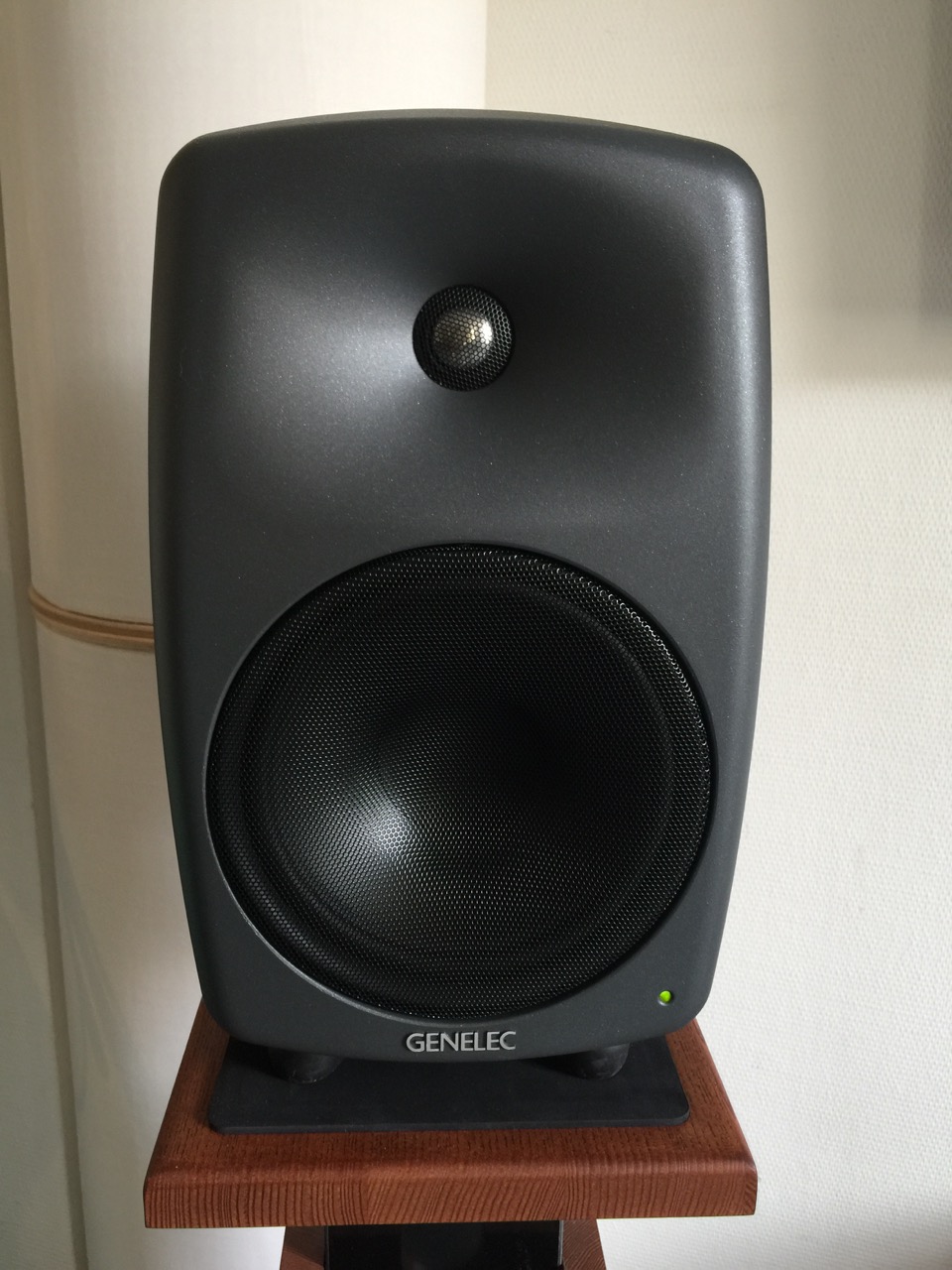 Photo Genelec 8050B Genelec 8050B (30409) (1842516) Audiofanzine