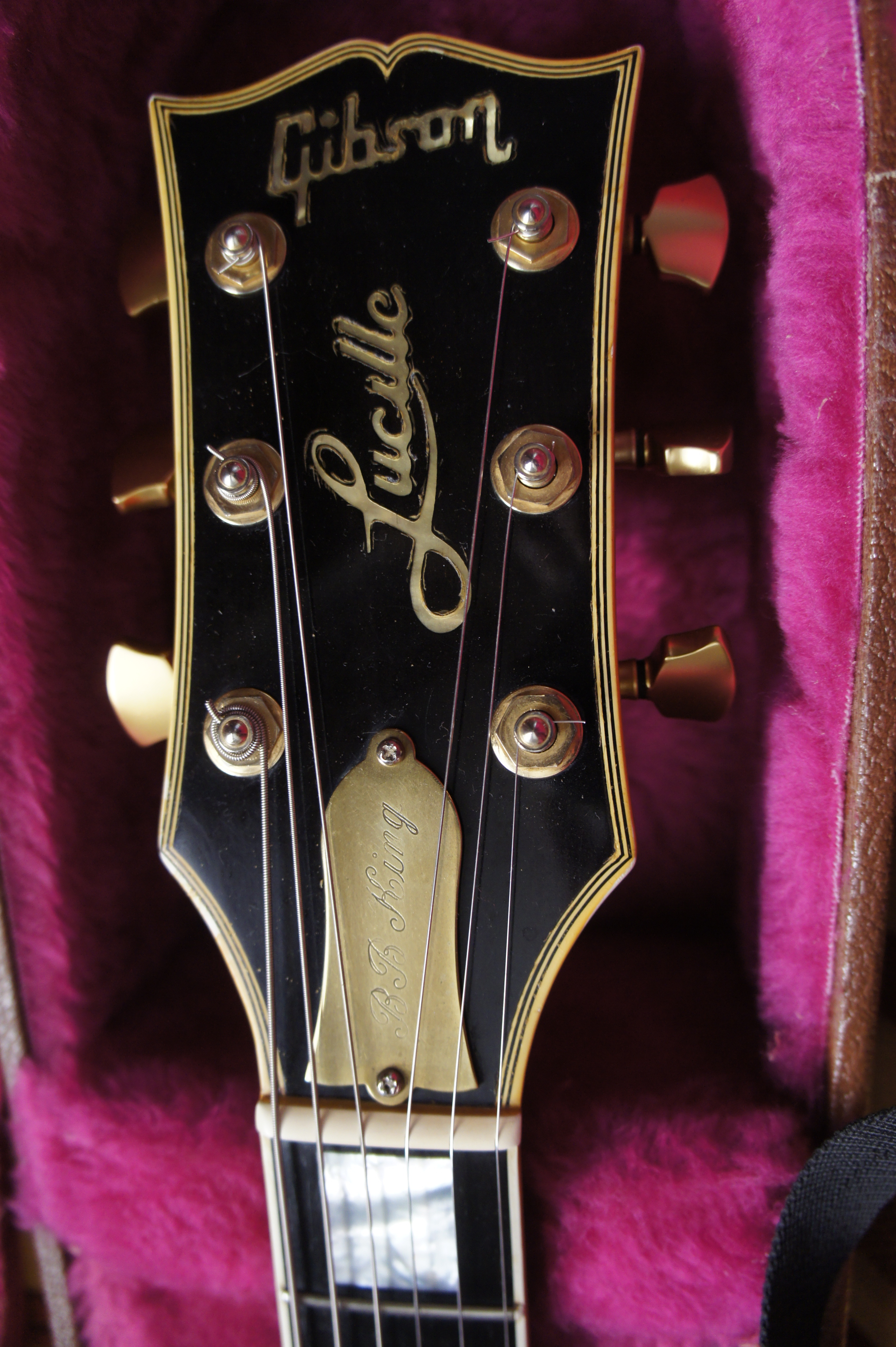 Photo Gibson B.B. King Lucille - Cherry : Gibson B.B. King Lucille ...