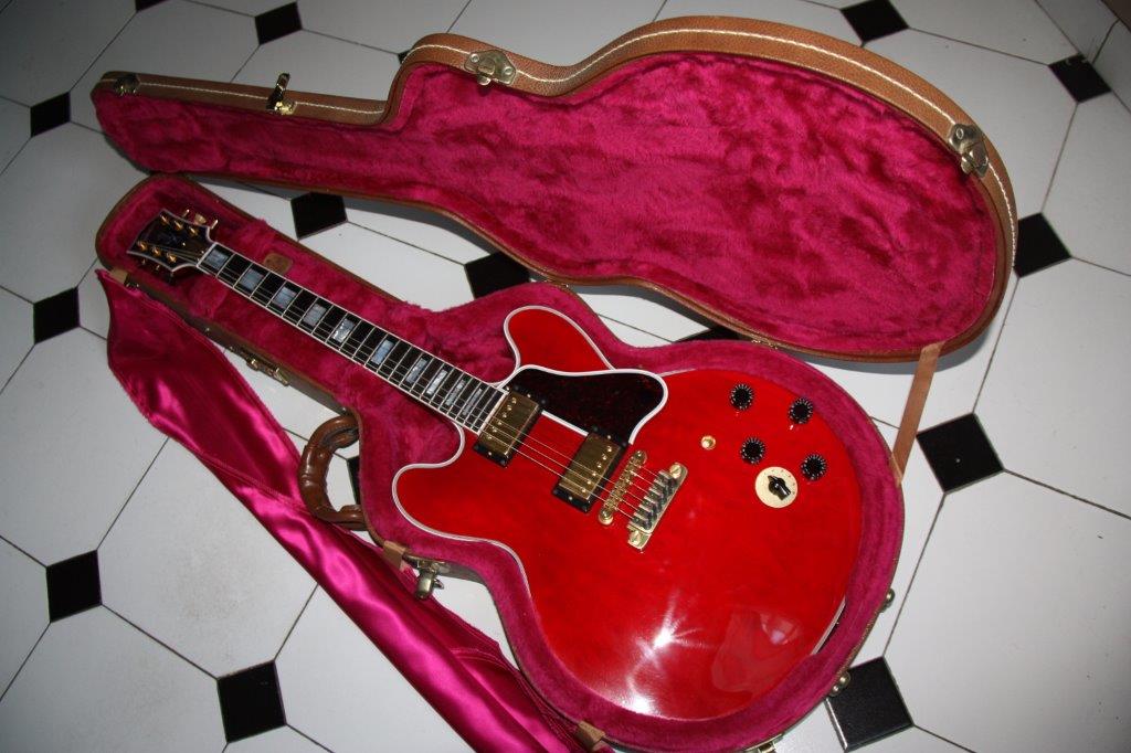 Photo Gibson B.B. King Lucille - Cherry : Gibson B.B. King Lucille ...