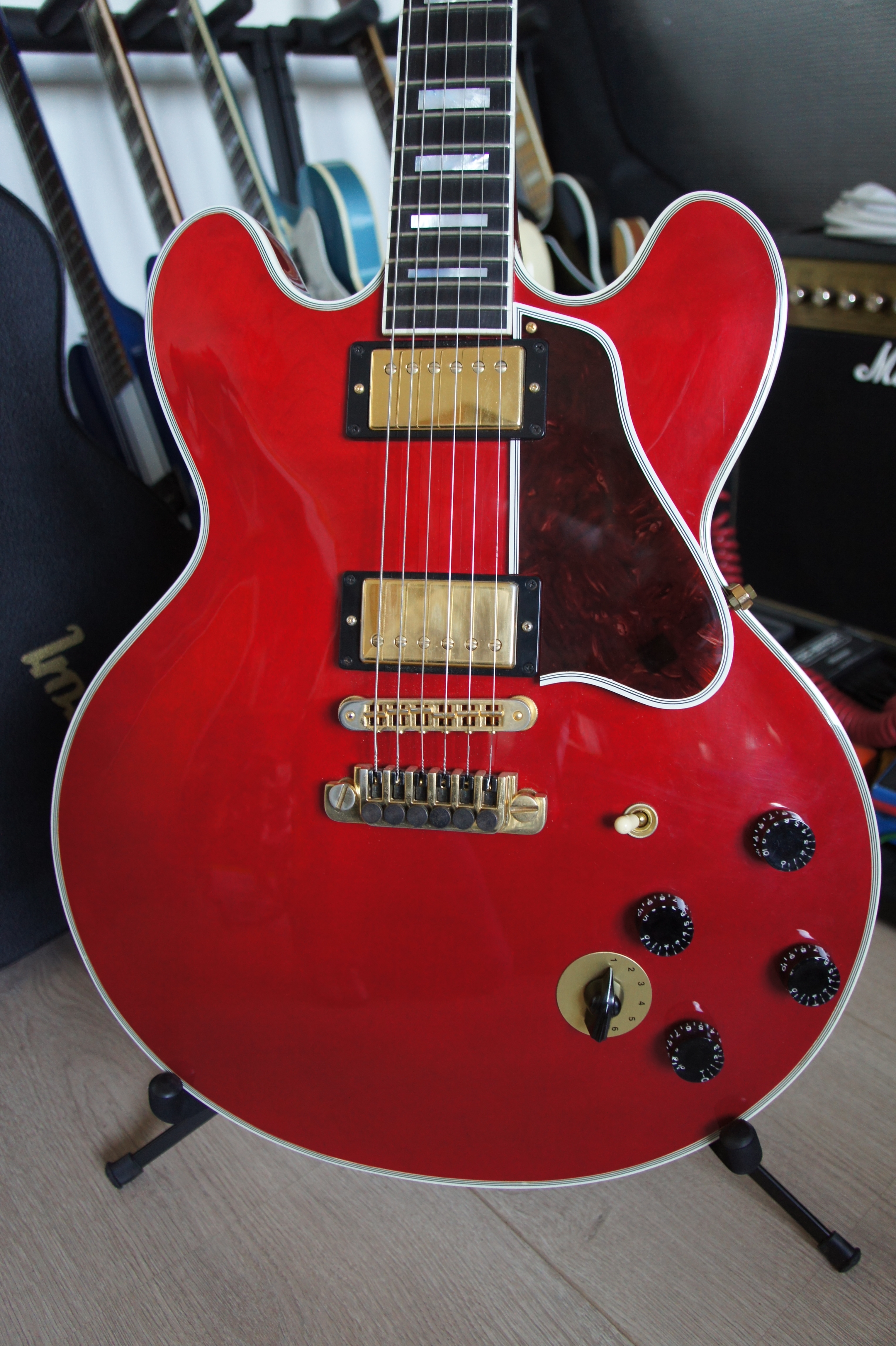 Photo Gibson B.B. King Lucille - Ebony : Gibson [Custom Shop ES Series ...