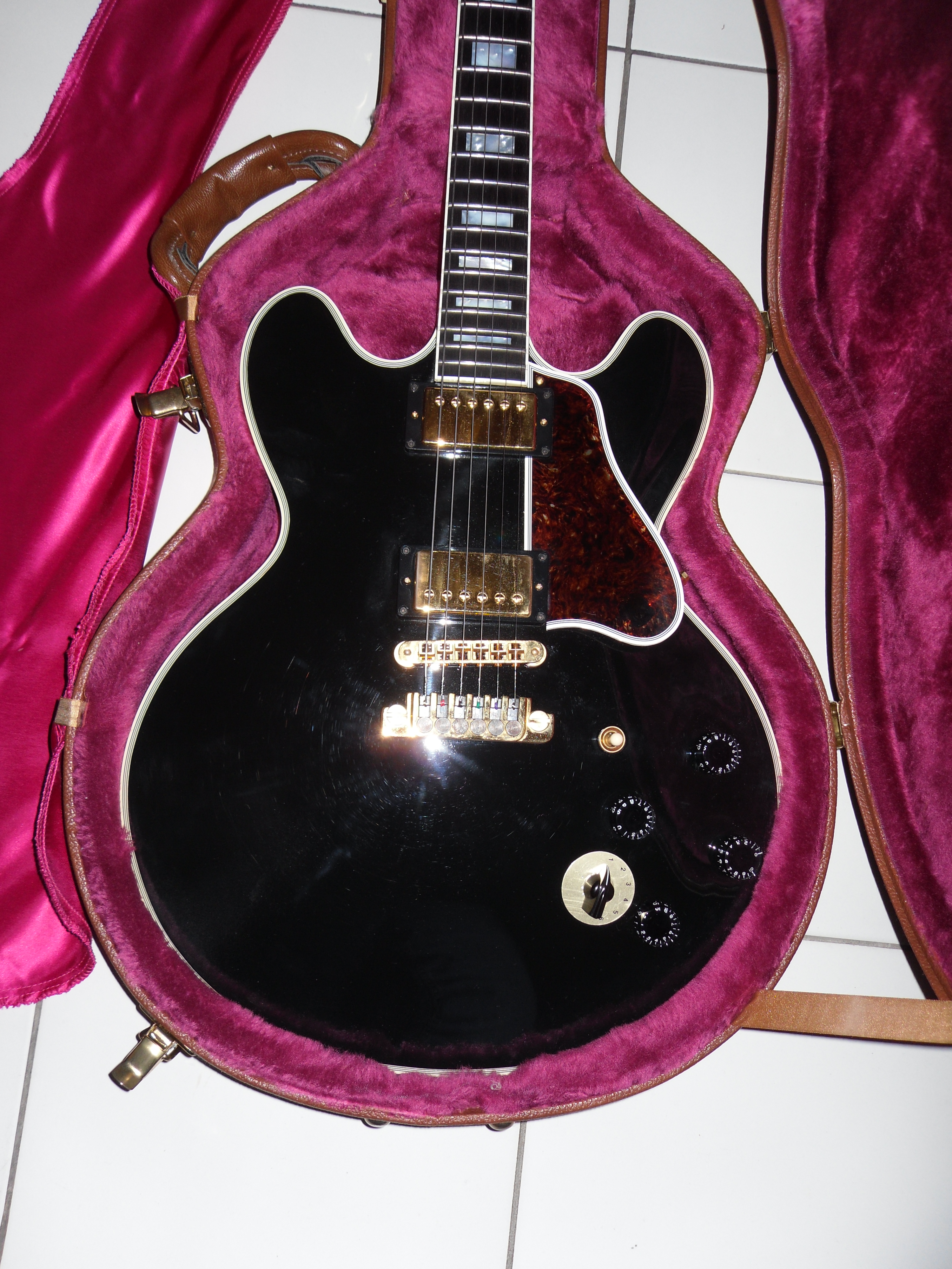 Photo Gibson B.B. King Lucille - Ebony : Gibson B.B. King Lucille ...