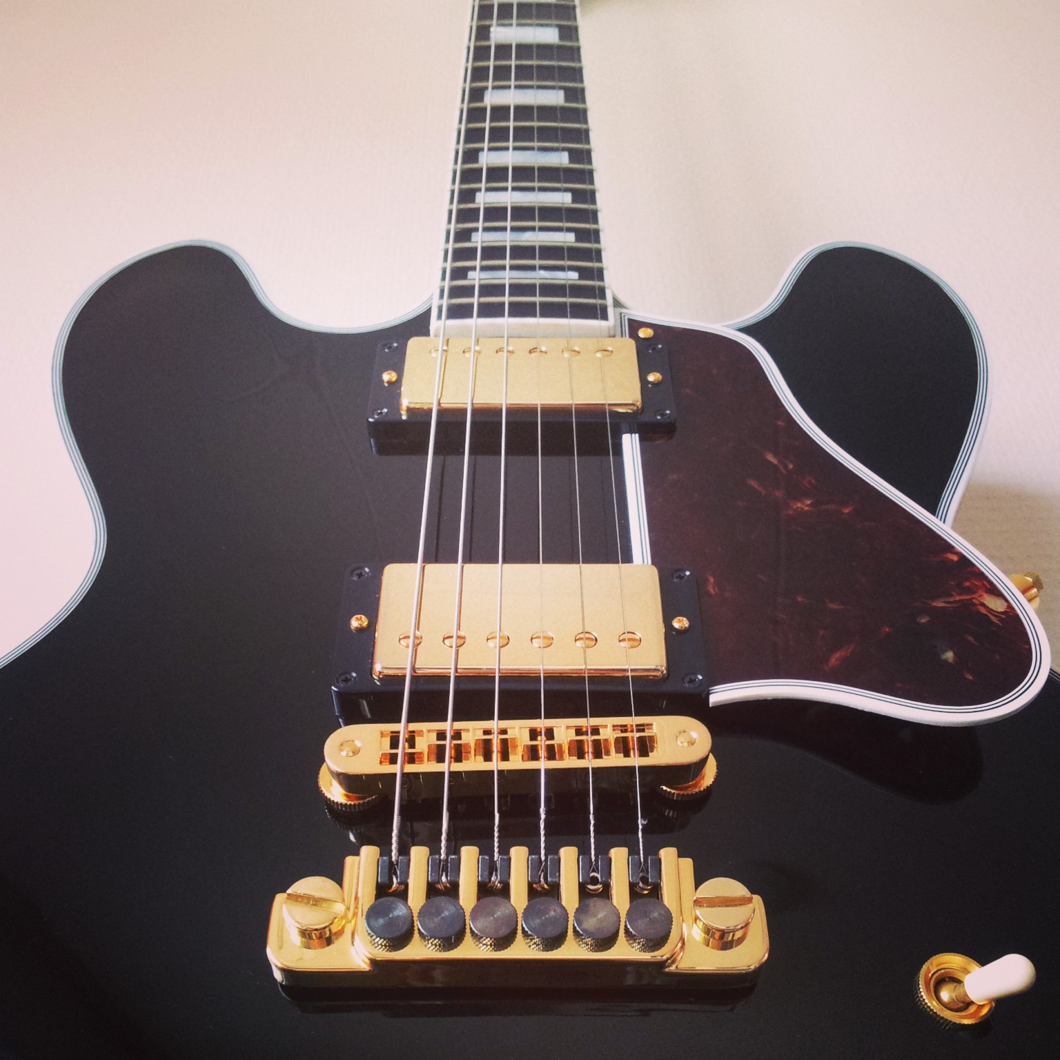 Photo Gibson B.B. King Lucille - Ebony : Gibson B.B. King Lucille ...