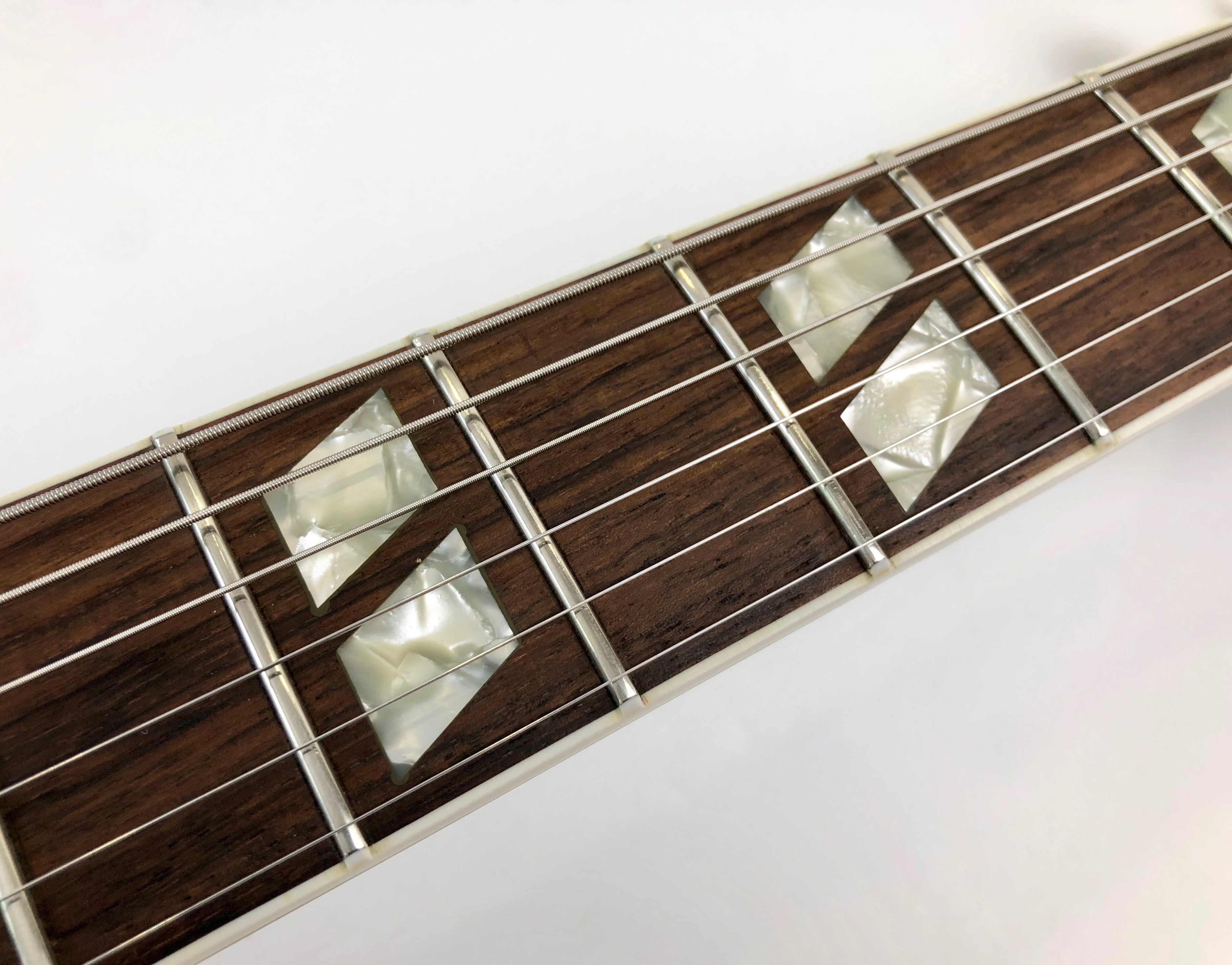 ES165 Herb Ellis Signature Gibson Audiofanzine