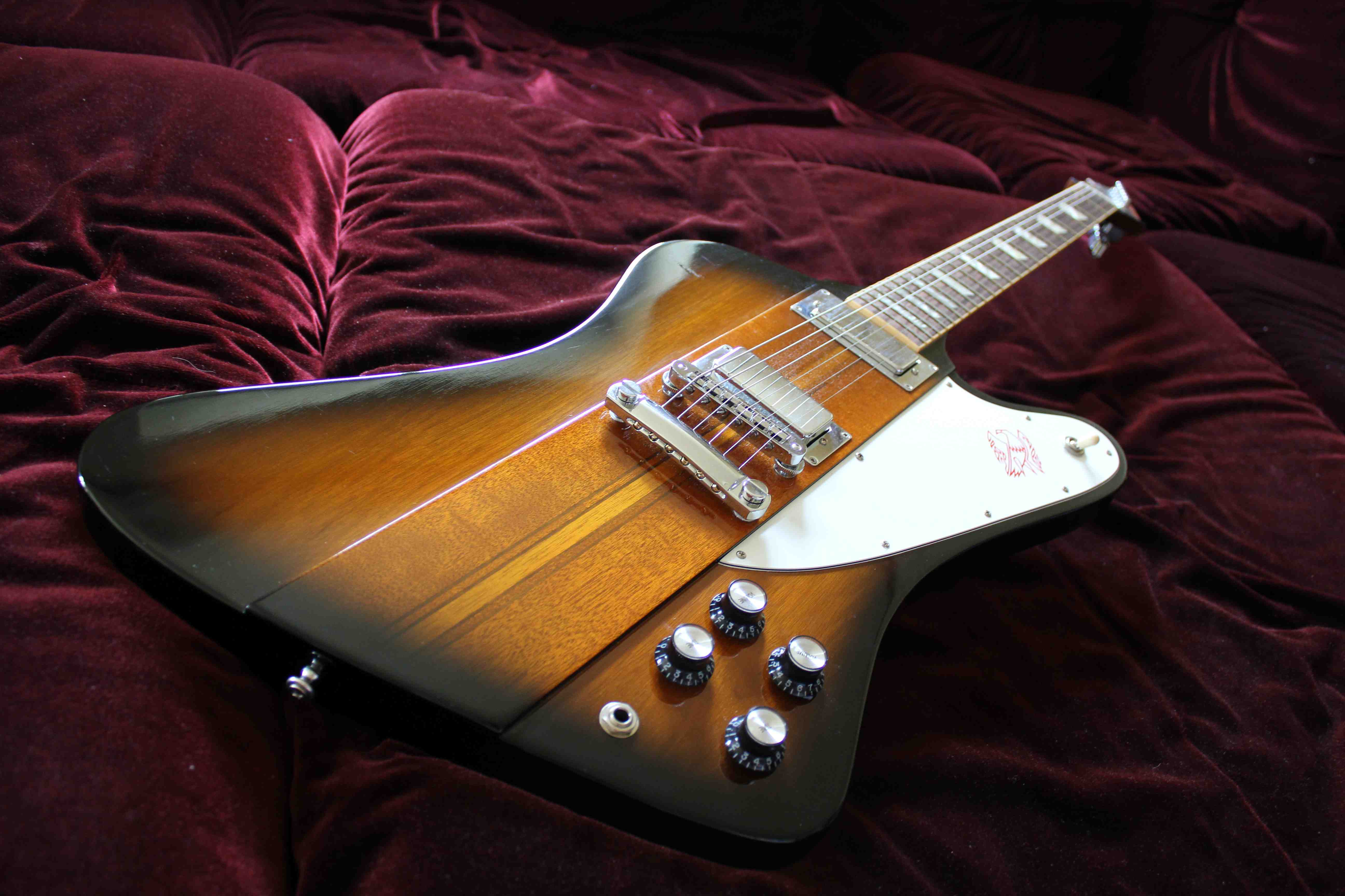 gibson-firebird-v-vintage-sunburst-440077.jpg