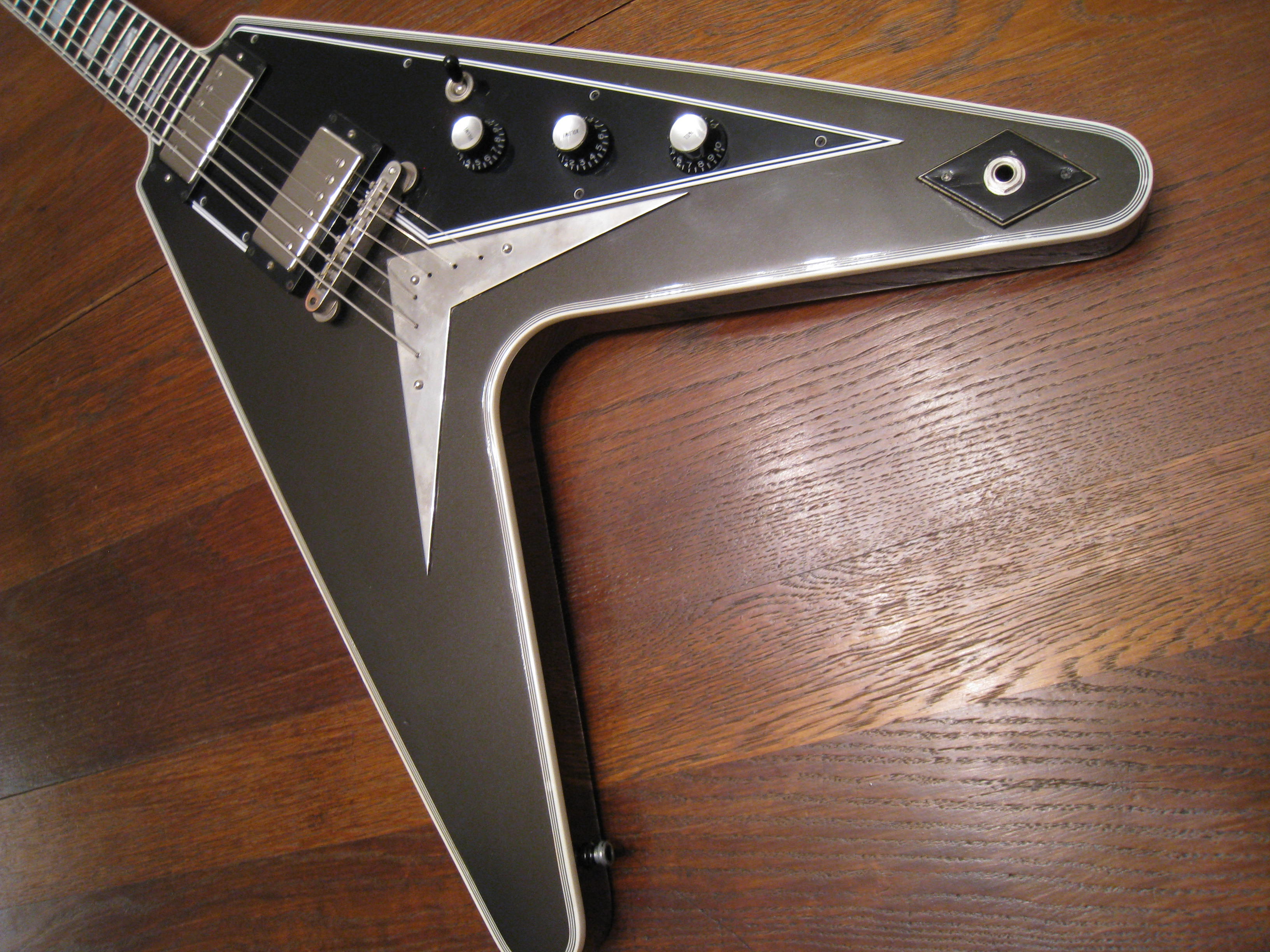 gibson-flying-v-custom-1290817.jpg