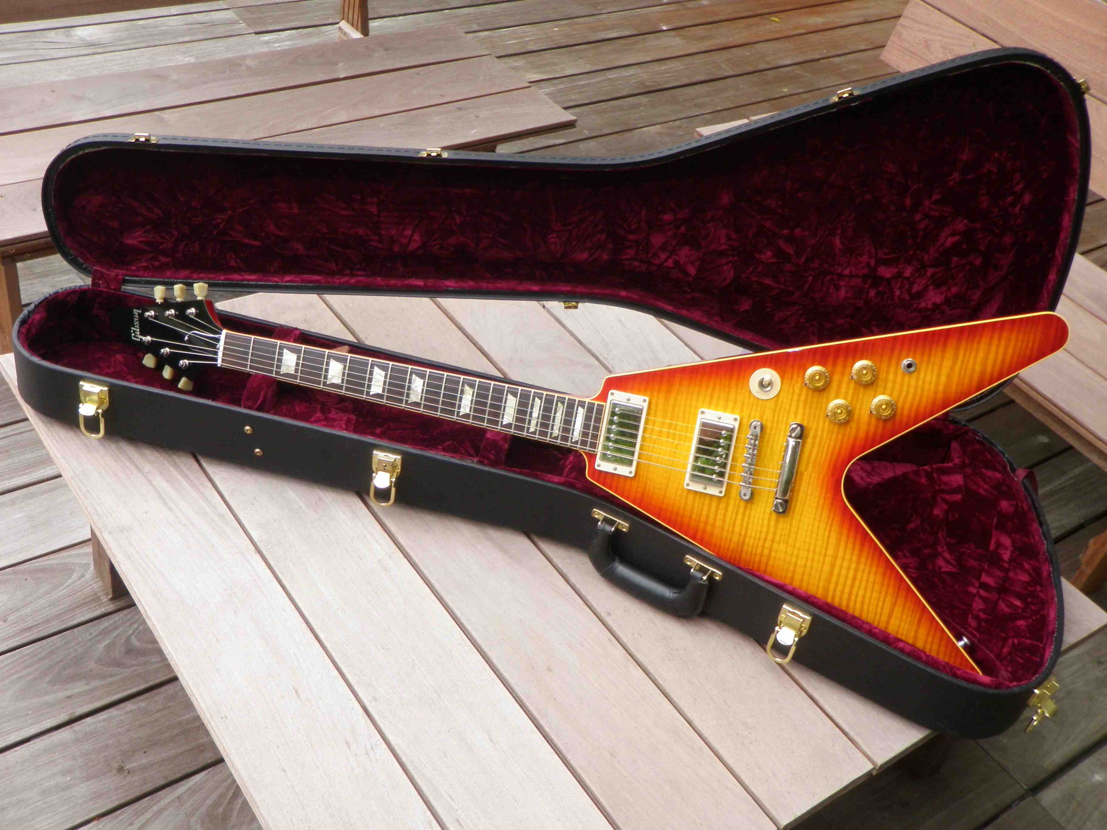 Gibson Flying V Side View