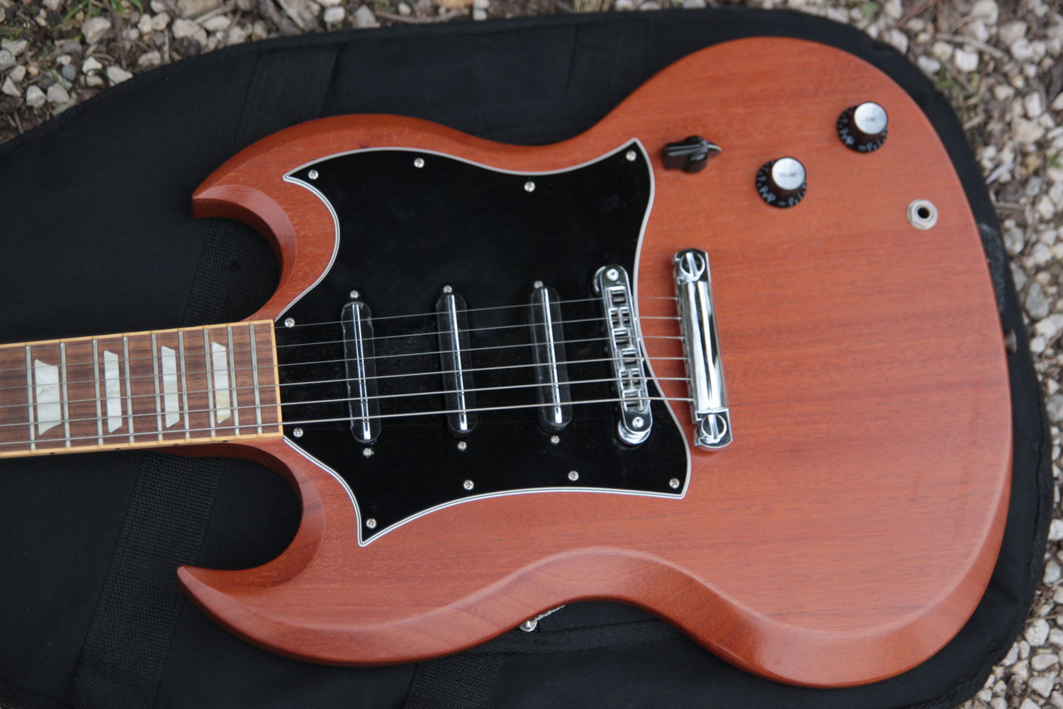 [GUITAR OF THE WEEK 10] SG STANDARD W/3 SINGLE COIL PICKUPS NATURAL