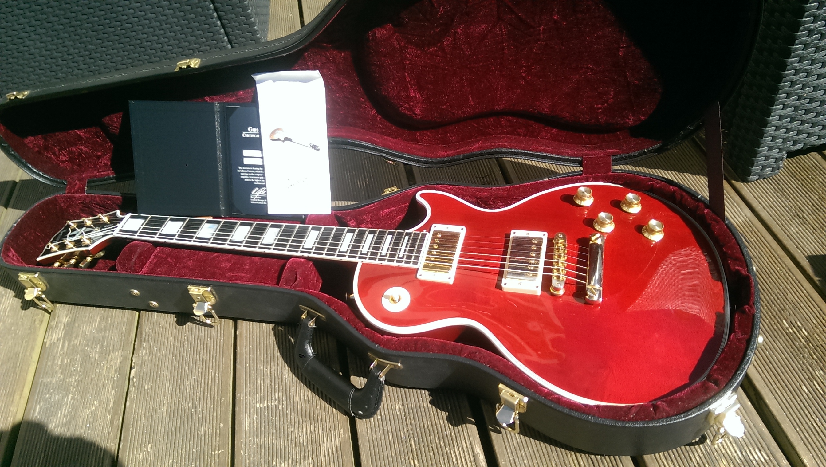 Les Paul Custom Wine Red Gibson Les Paul Custom Wine Red Audiofanzine