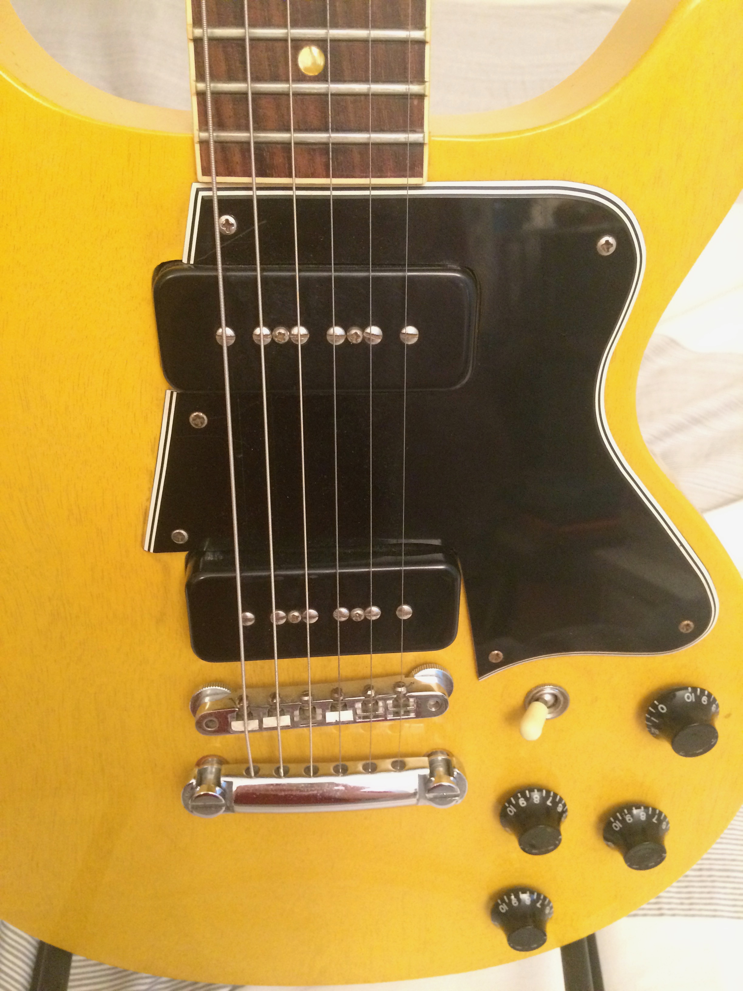 gibson-les-paul-special-dc-tv-yellow-1624794.jpg