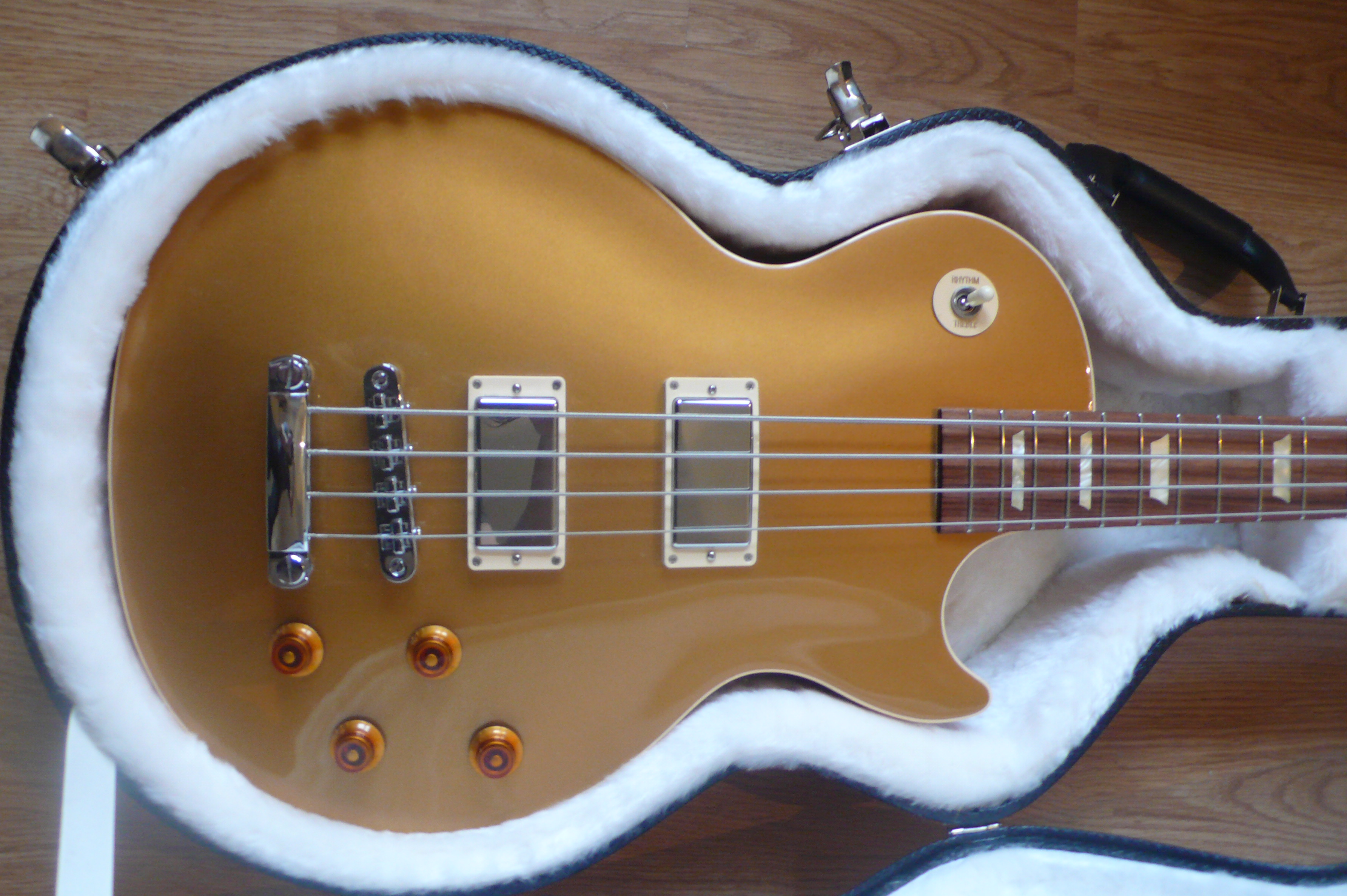 gibson-les-paul-standard-bass-oversized-gold-top-558832.jpg