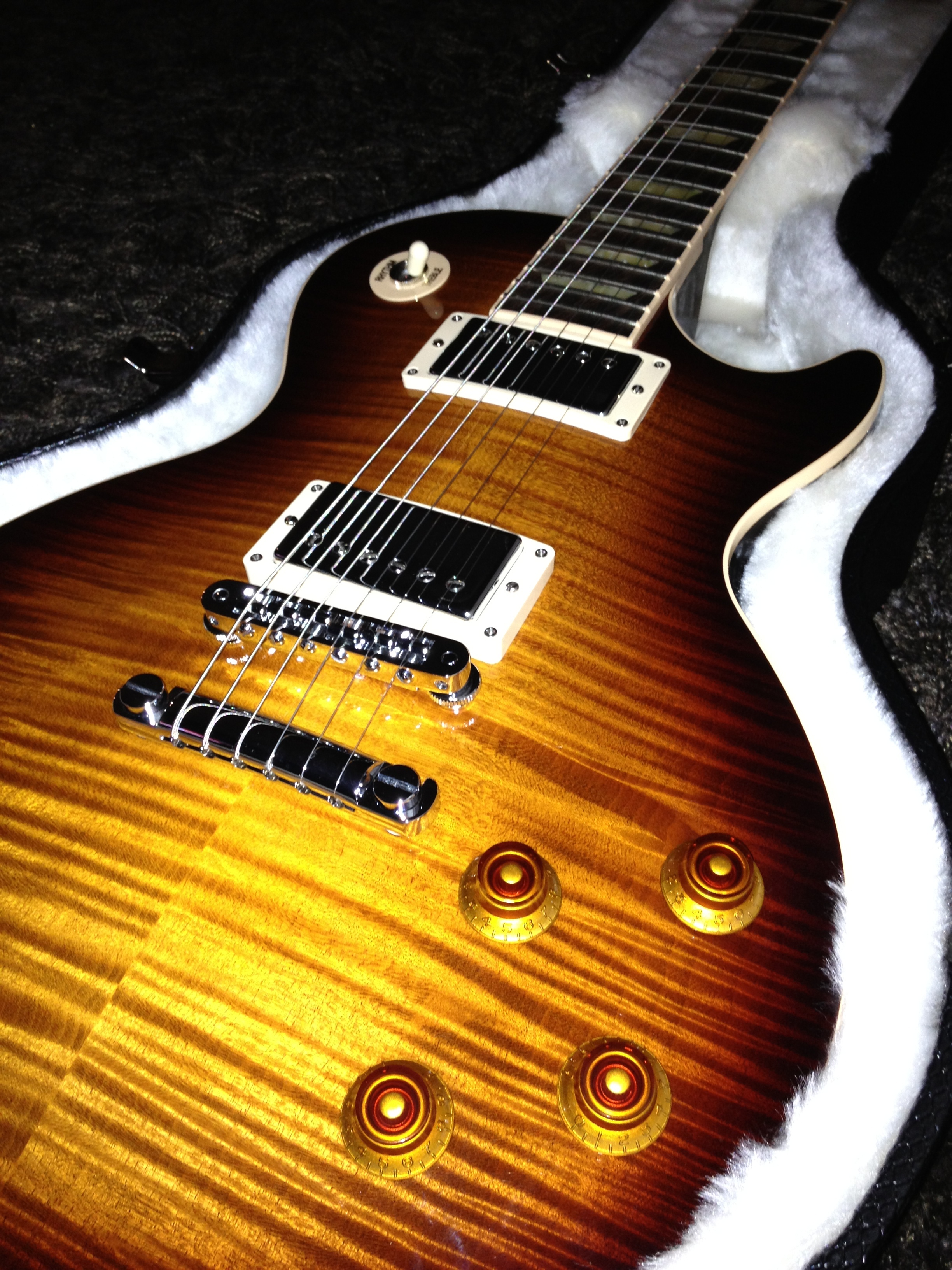 Les Paul Standard Plus 2013 Desert Burst Gibson Audiofanzine