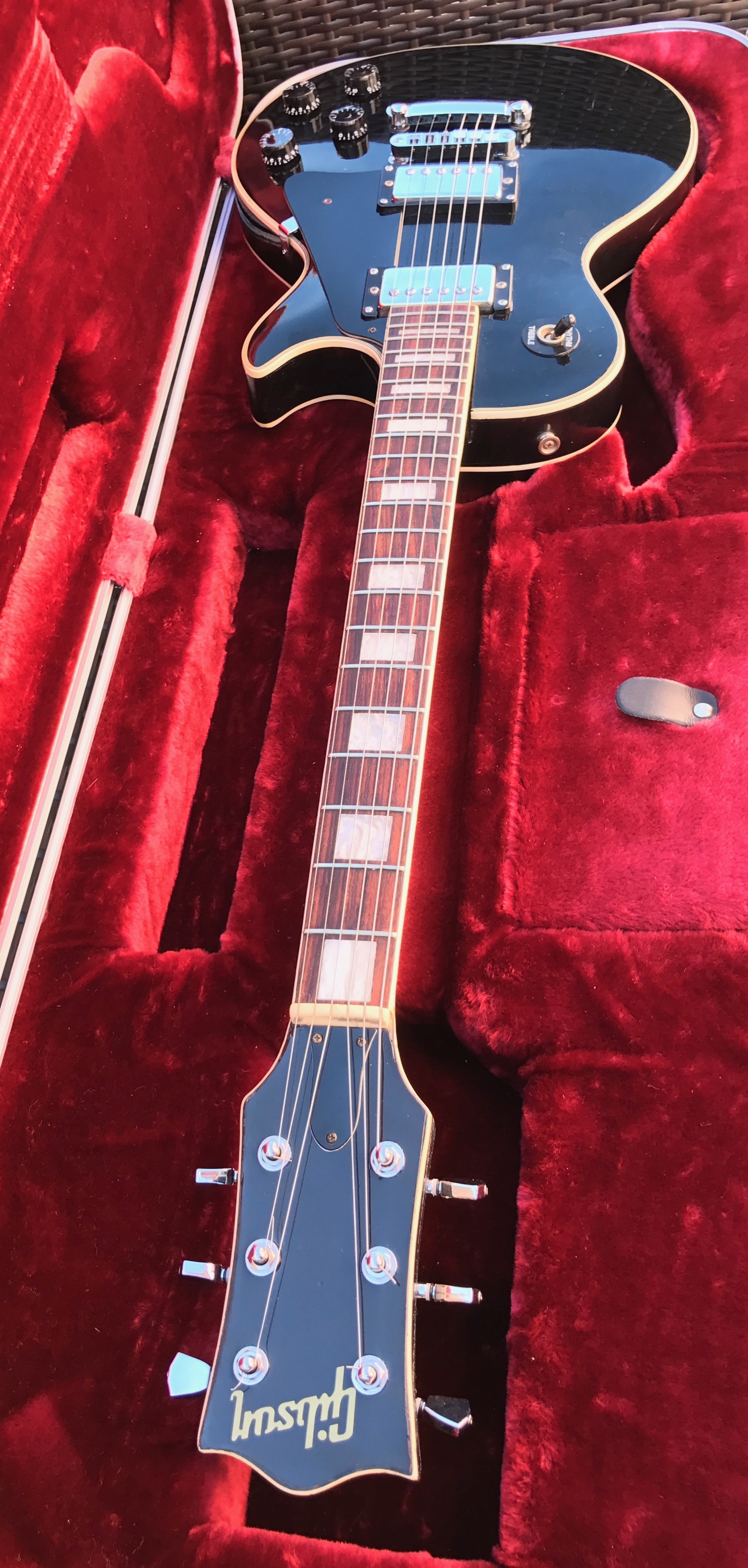 Photo Gibson Les Paul Studio Ebony w/ Chrome Hardware les paul csl black beauty 1 (4