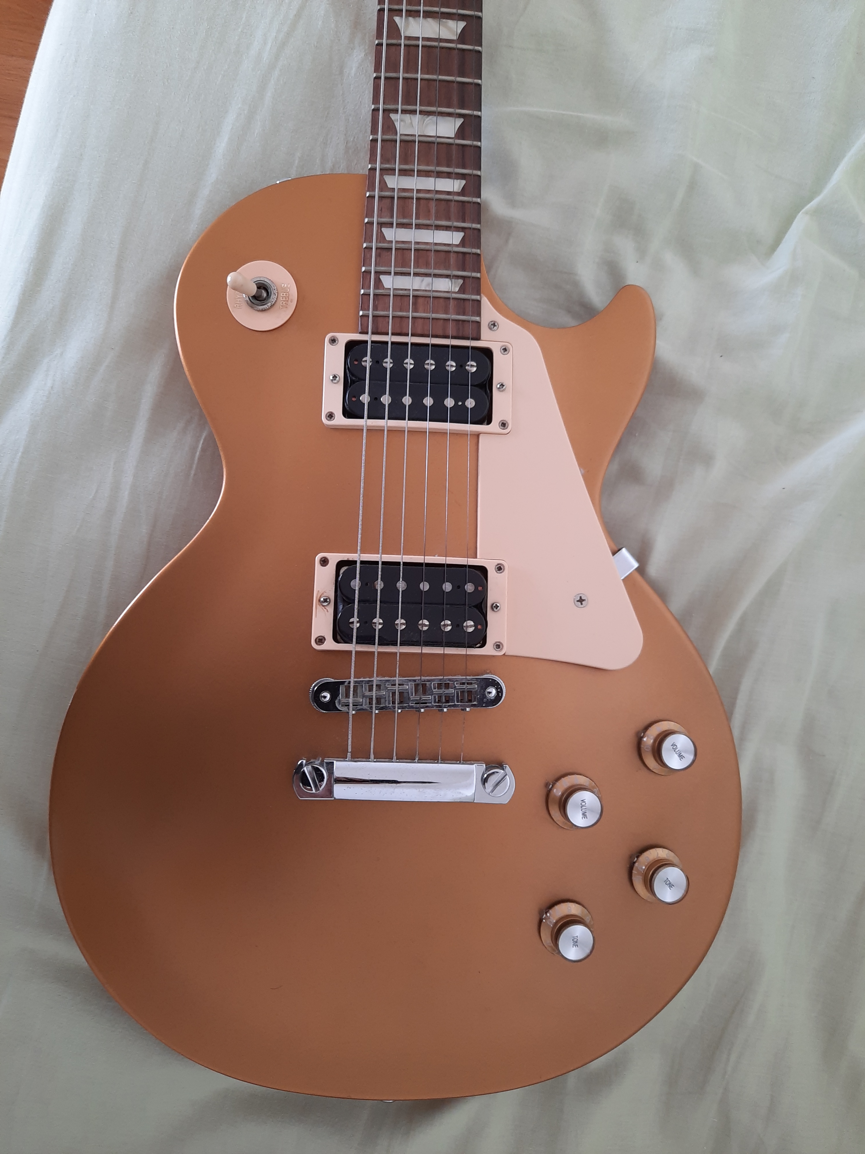 Les Paul Studio Faded Gibson Les Paul Studio Faded Audiofanzine