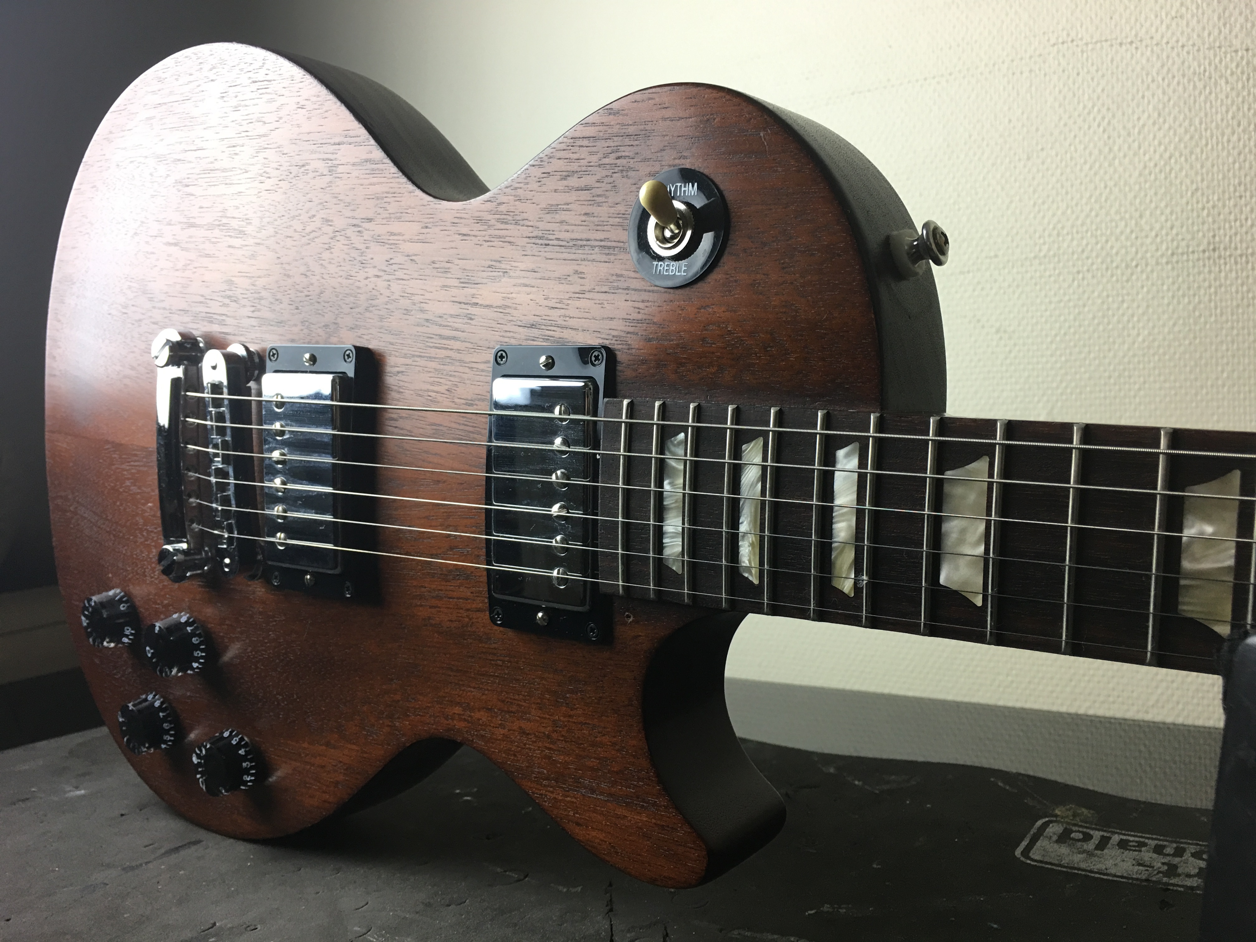 Photo Gibson Les Paul Studio Faded - Worn Brown : Gibson Les Paul