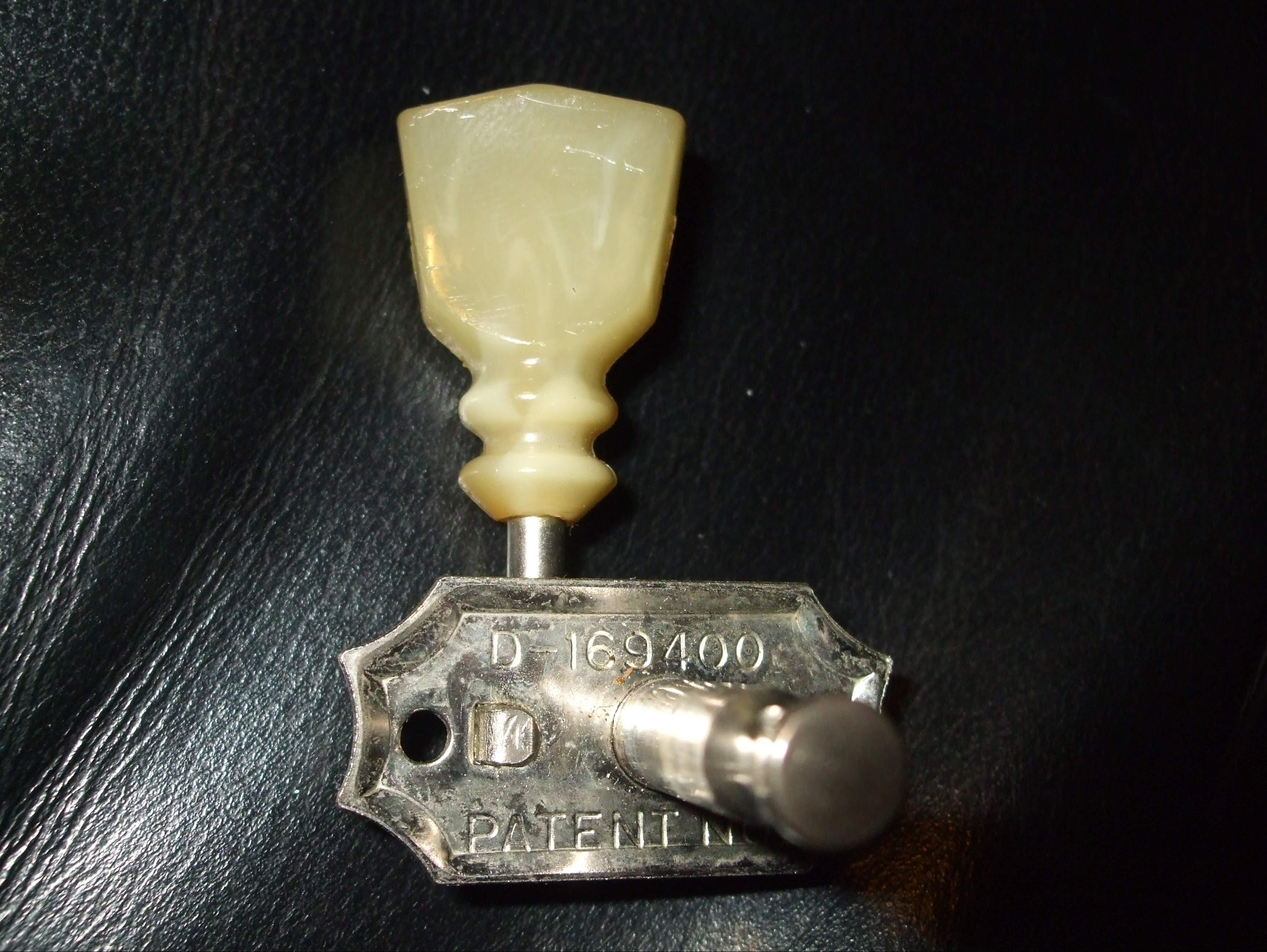 Gibson PMMH010 Vintage Nickel Machine Heads w/ Pearloid Buttons image