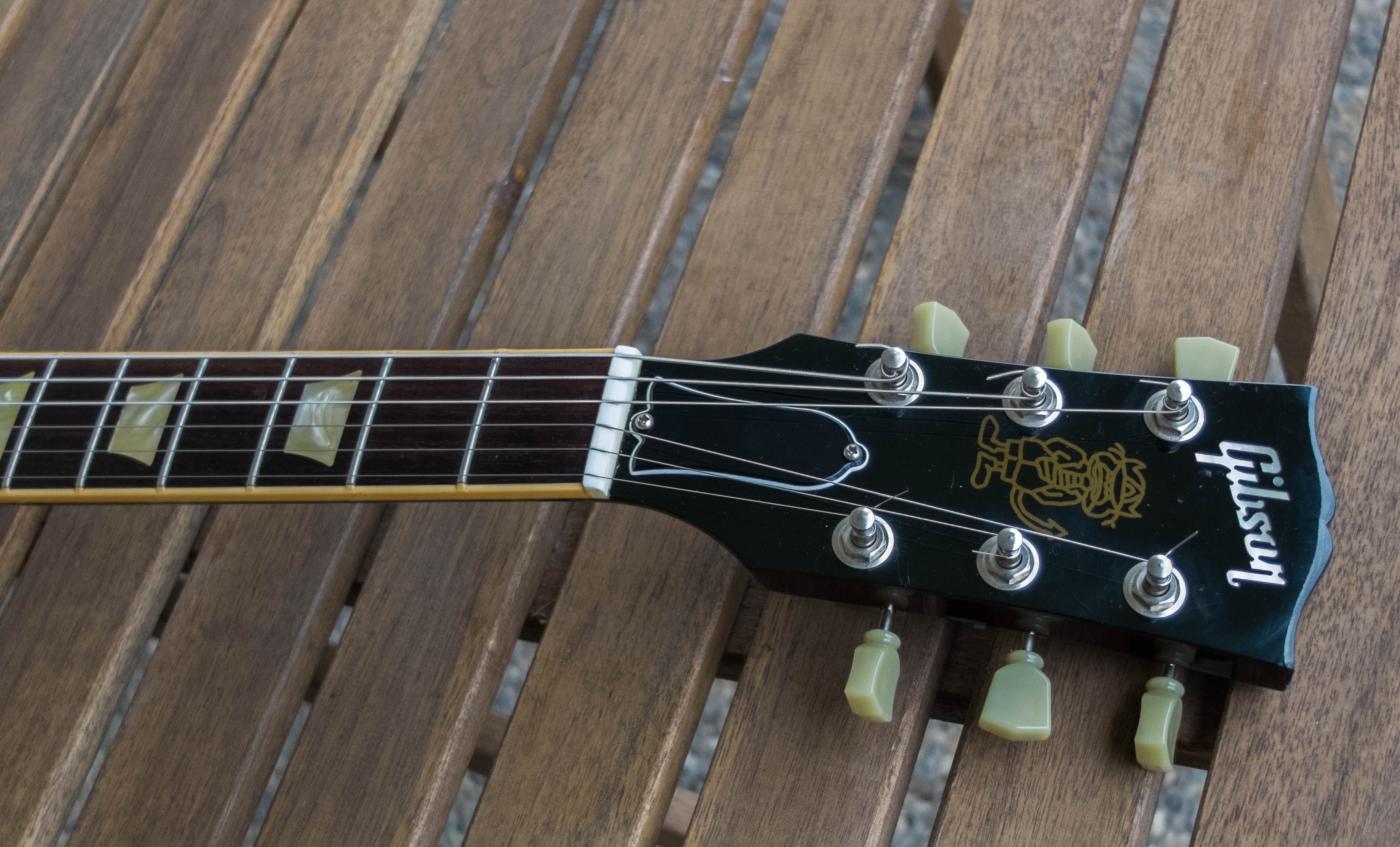 SG Signature Angus Young Gibson SG Signature Angus Young Audiofanzine