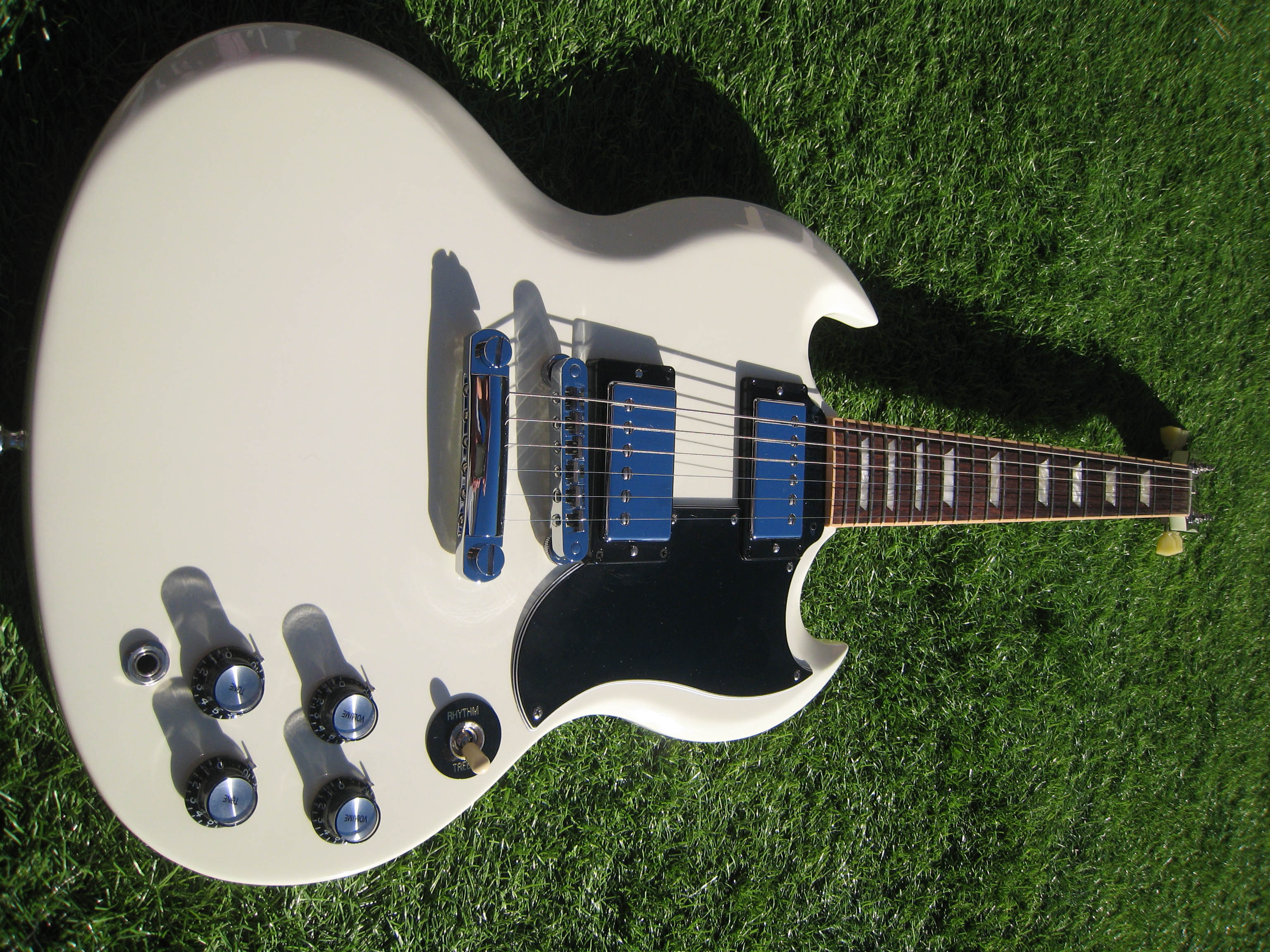 Photo Gibson SG Standard 2013 Classic White Gibson SG Standard 2013