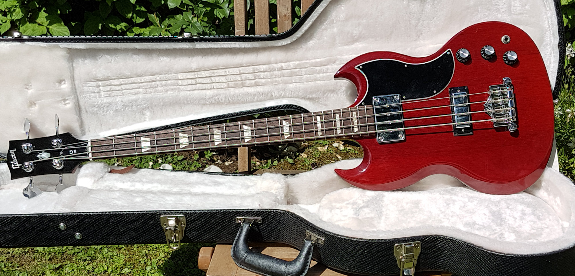 SG Standard Bass Heritage Cherry Gibson Audiofanzine