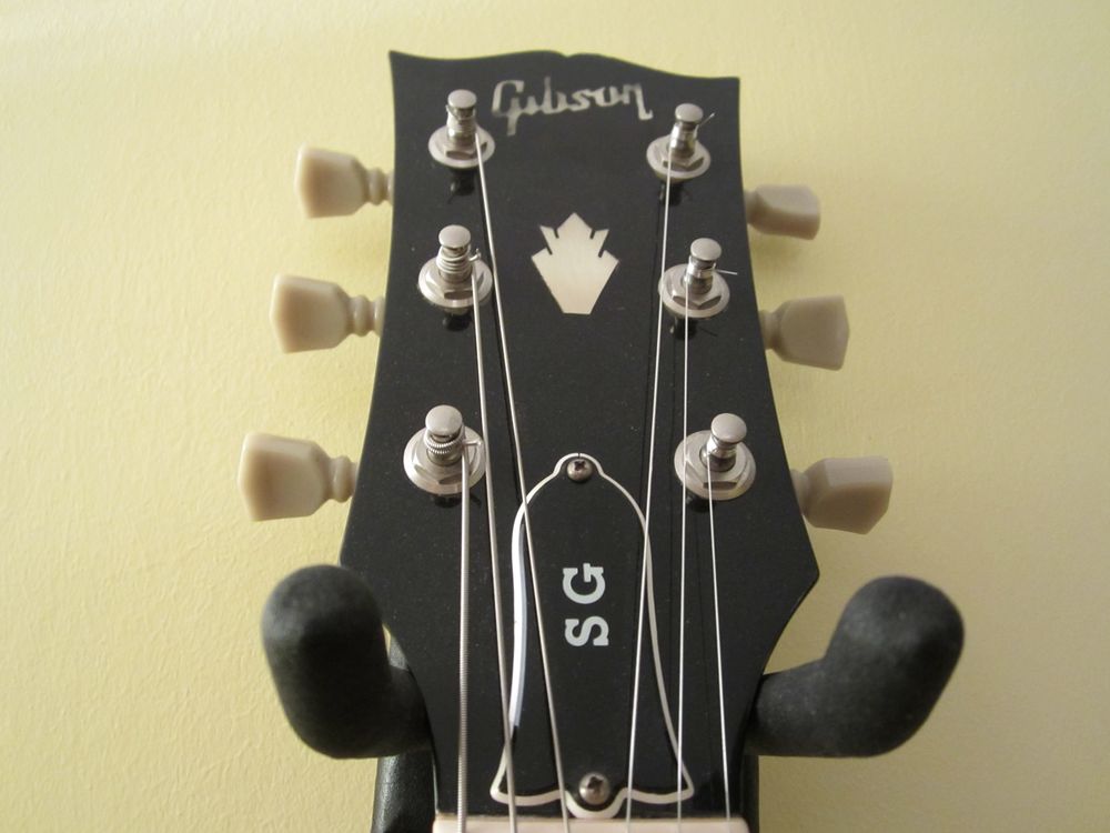 Gibson SG Standard - Ebony image (#443272) - Audiofanzine