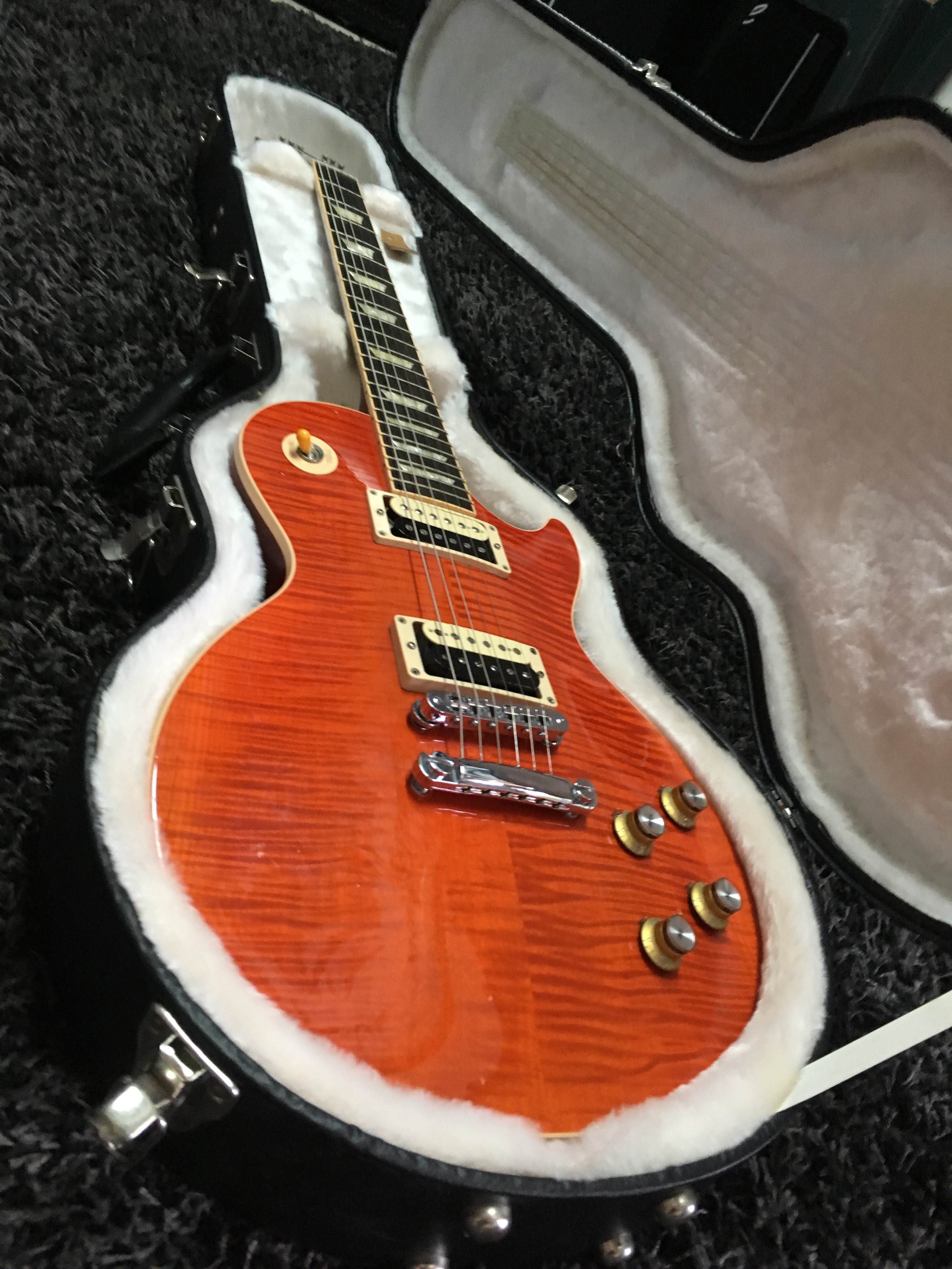 Slash Signature Vermillion Les Paul Gibson Audiofanzine