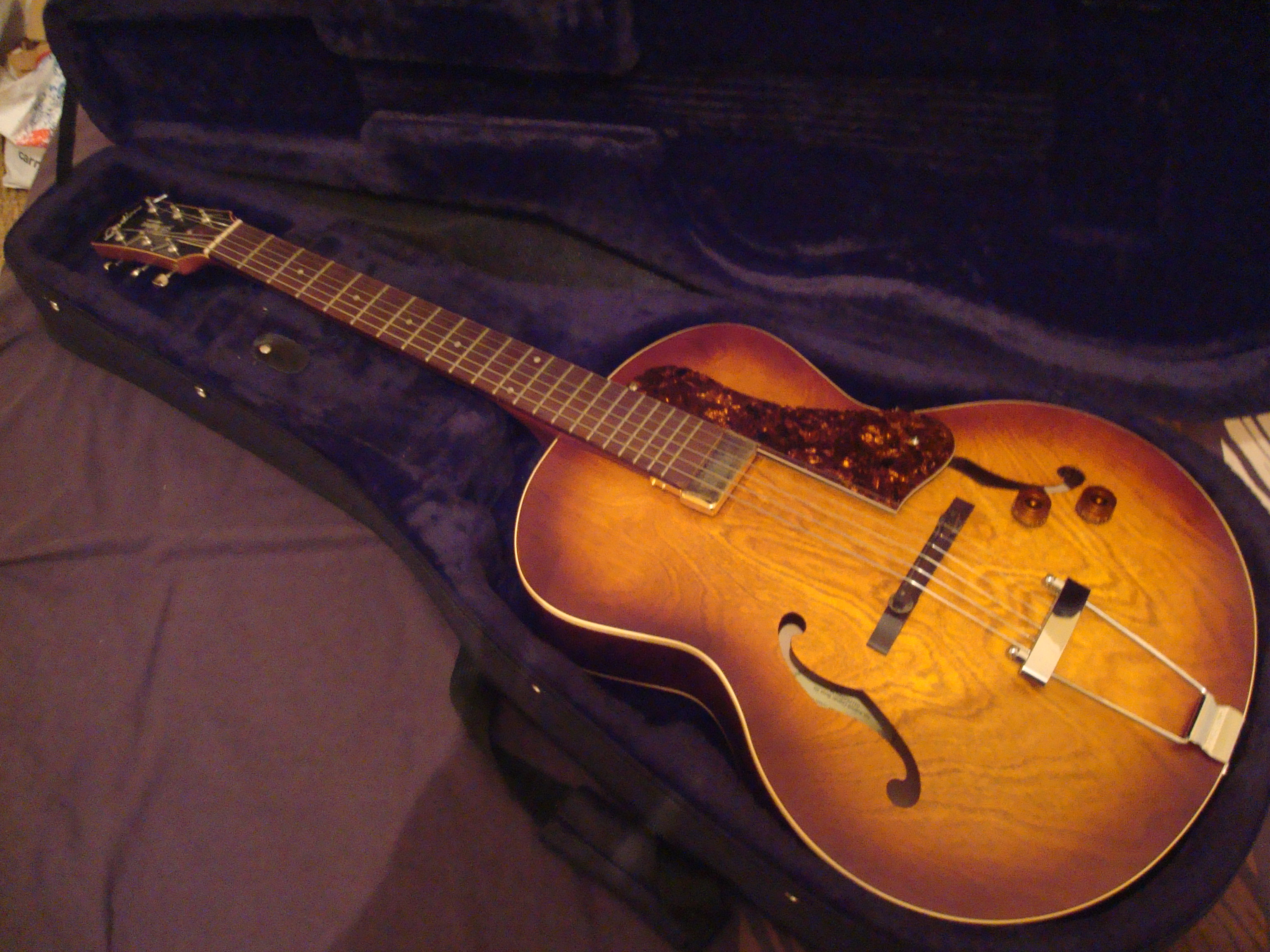 Godin 5th Avenue Kingpin image (454059) Audiofanzine