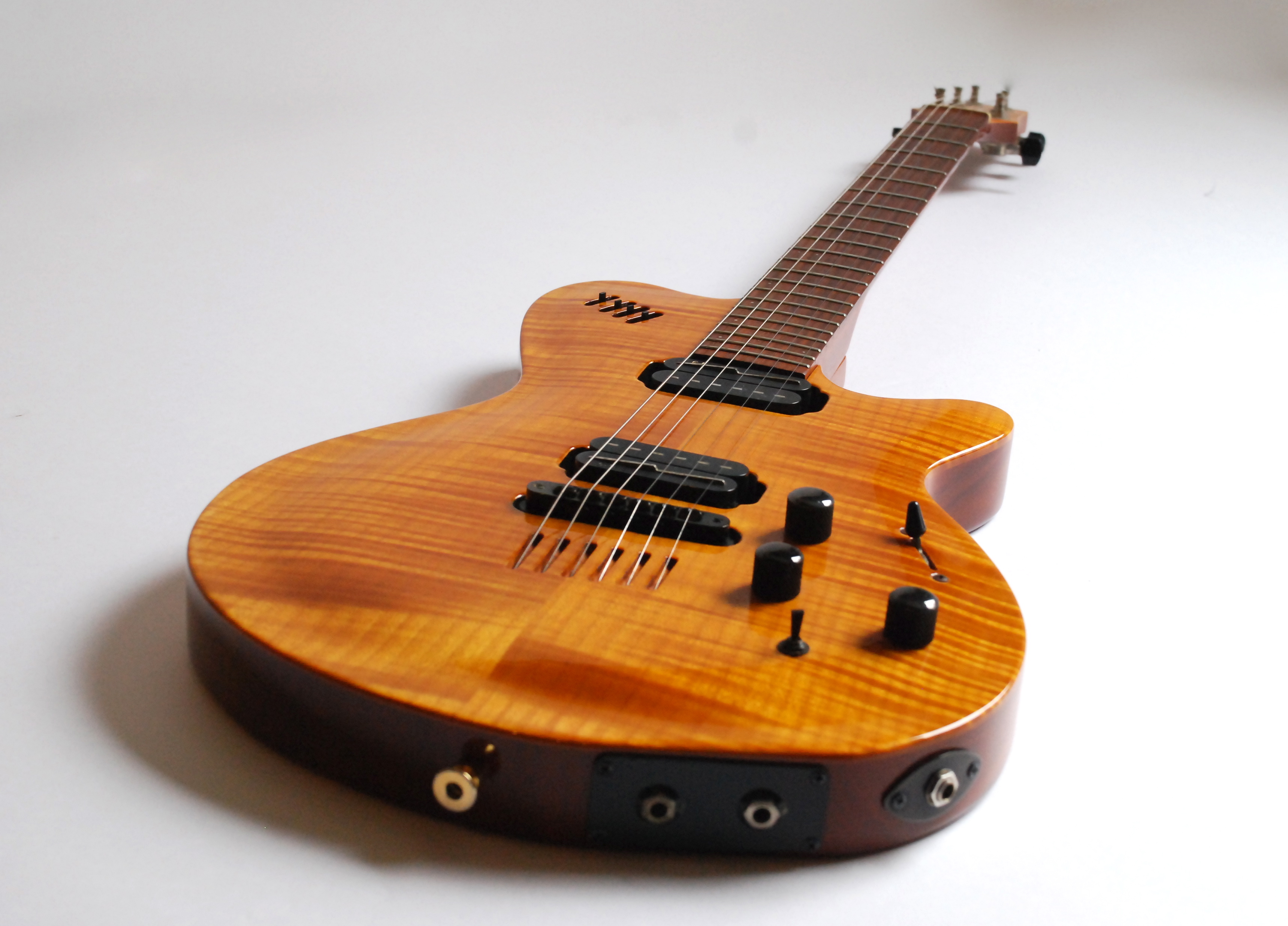 Photo Godin LGXSA Godin LGXSA Cognac Burst (952241) Audiofanzine