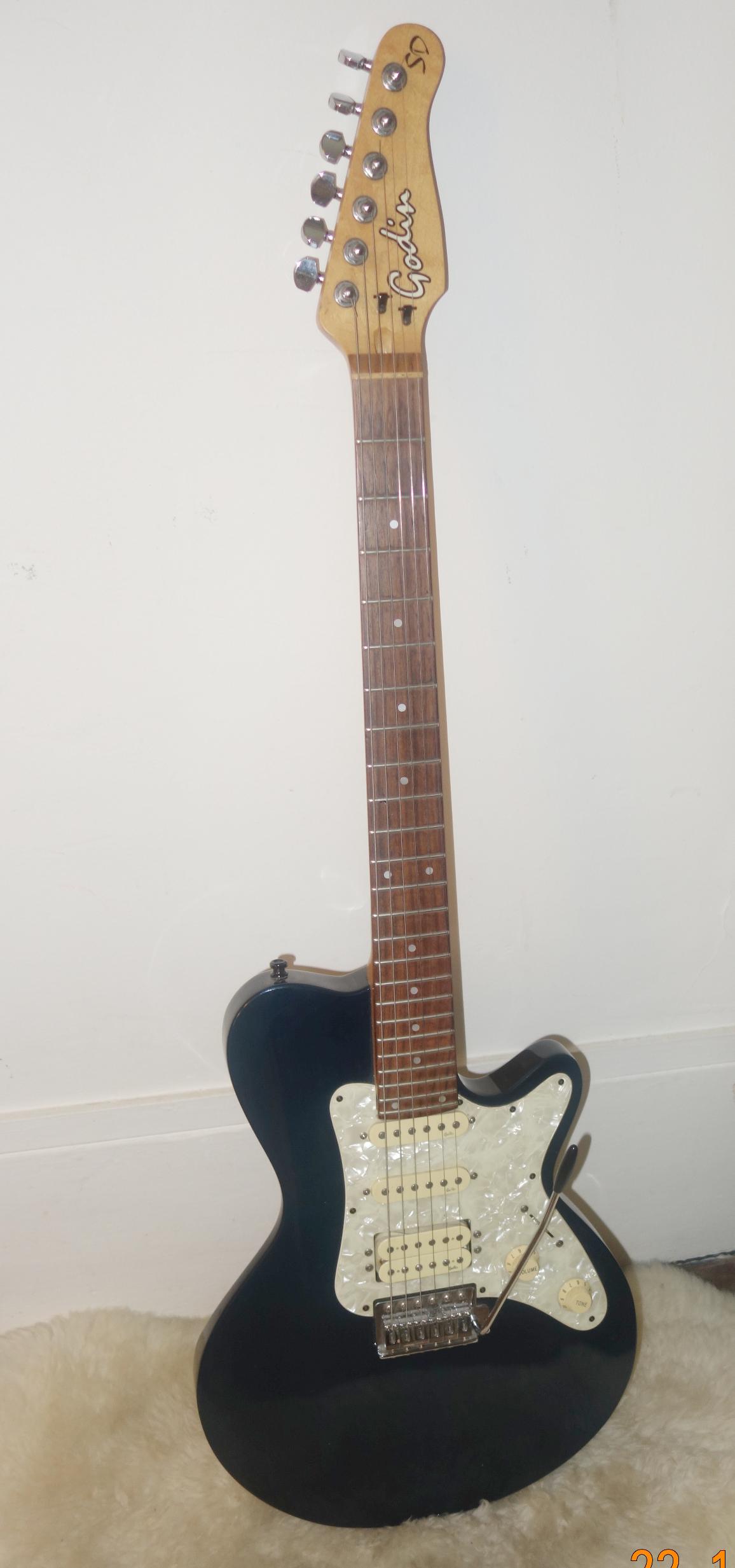 Photo Godin SDxt Godin SD 1998 24frettes 01.JPG (2008417) Audiofanzine