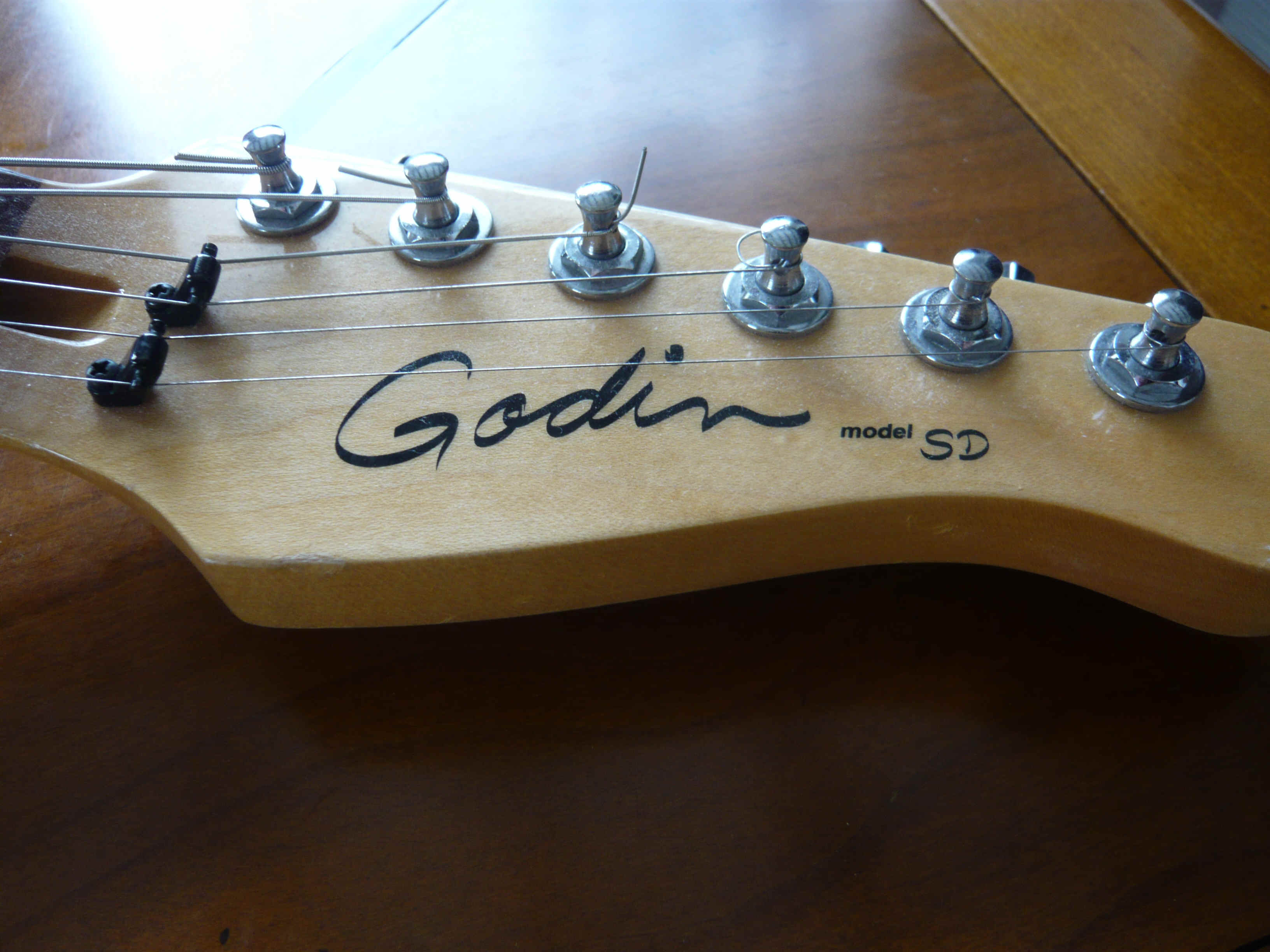 Godin SDxt image (513609) Audiofanzine