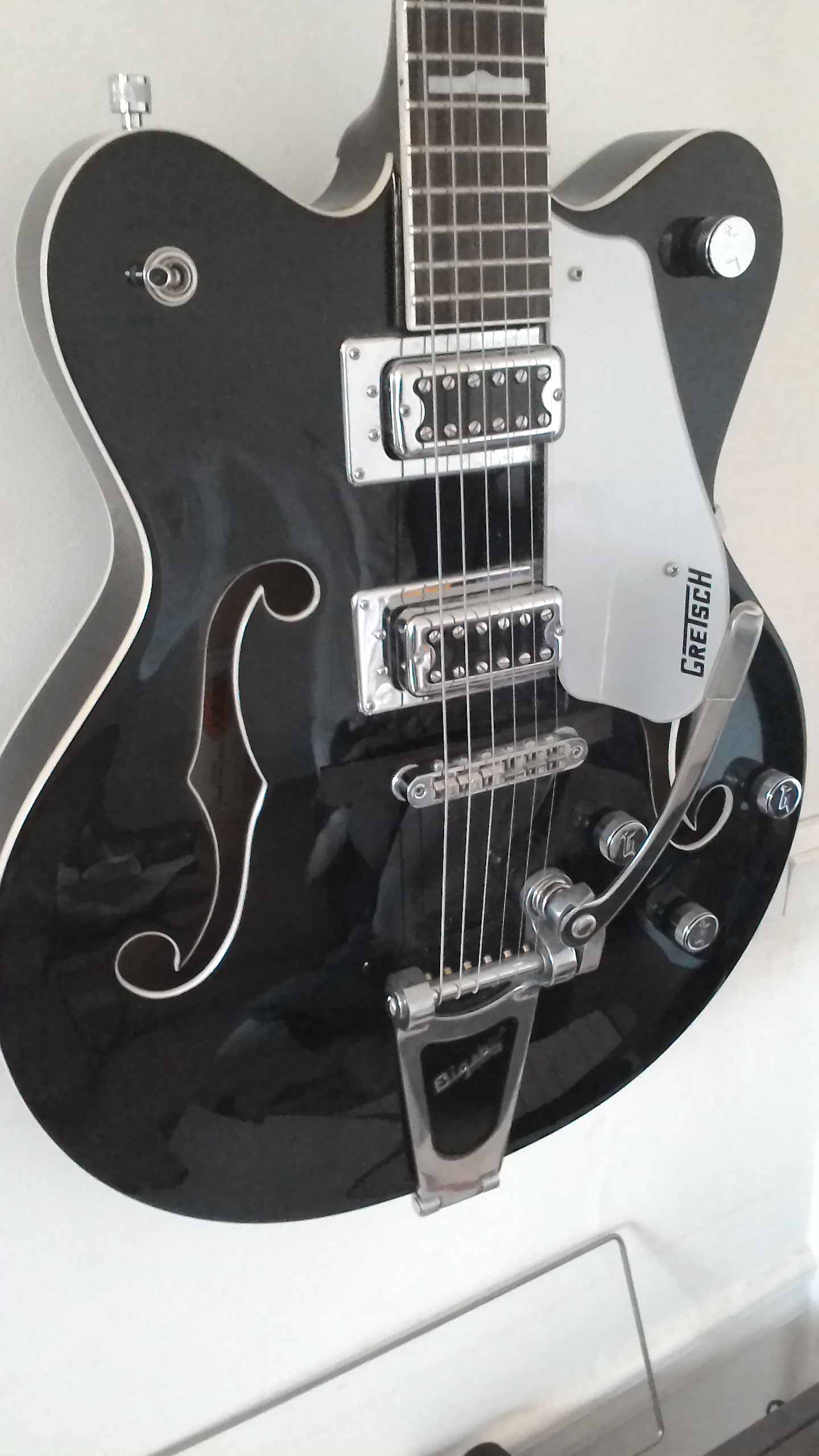G5422TDC Electromatic Hollow Body Black Gretsch Audiofanzine