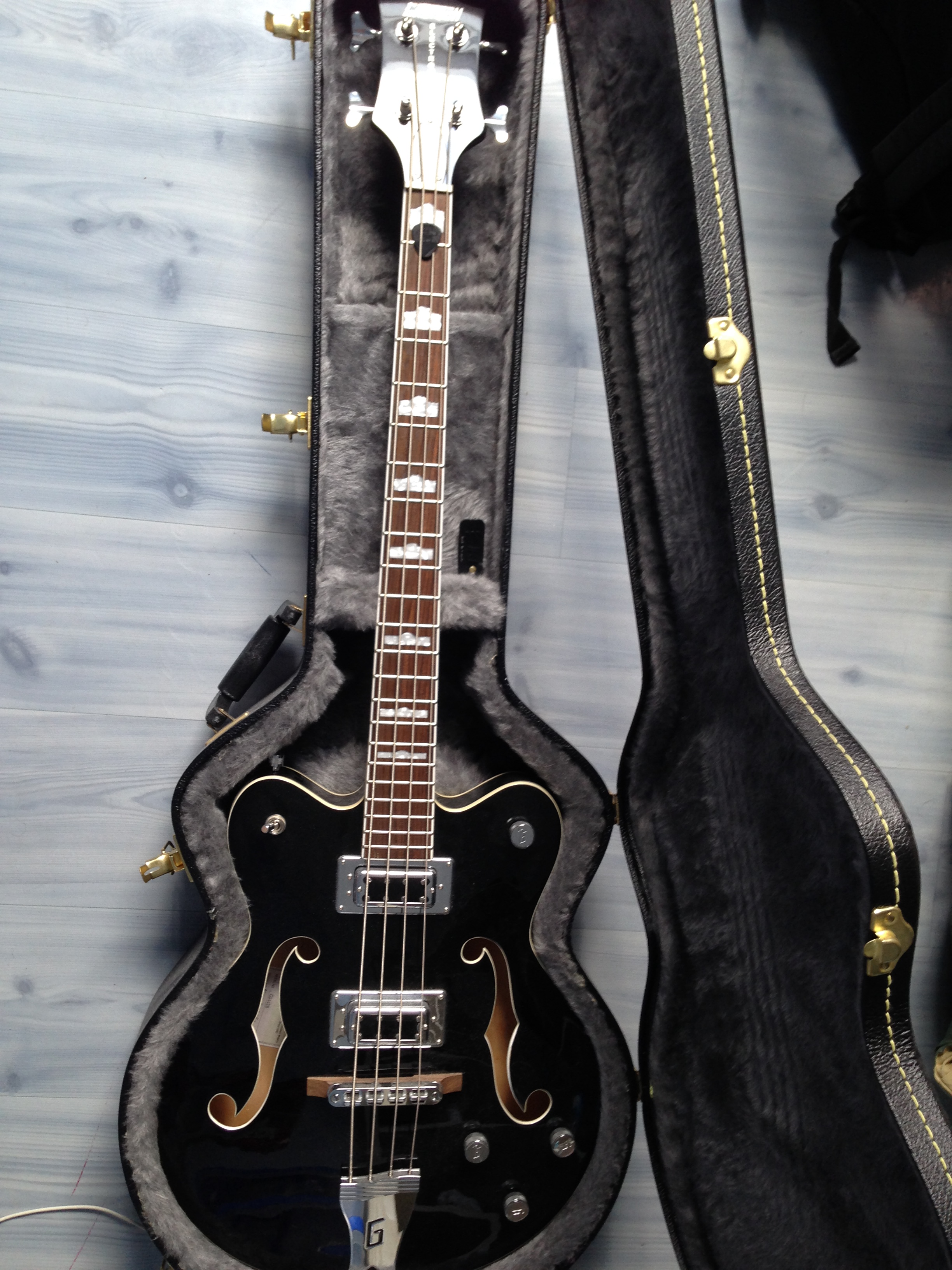 Gretsch G5442BDC Electromatic Hollow Body Short Scale Bass - Black