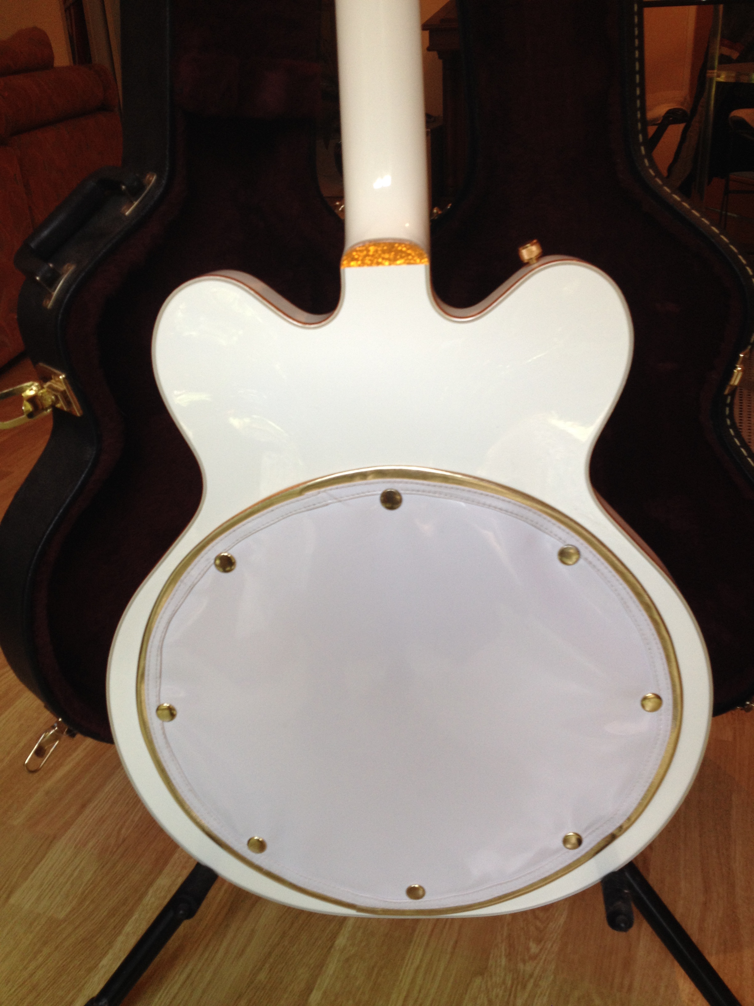 gretsch white falcon bass guitar