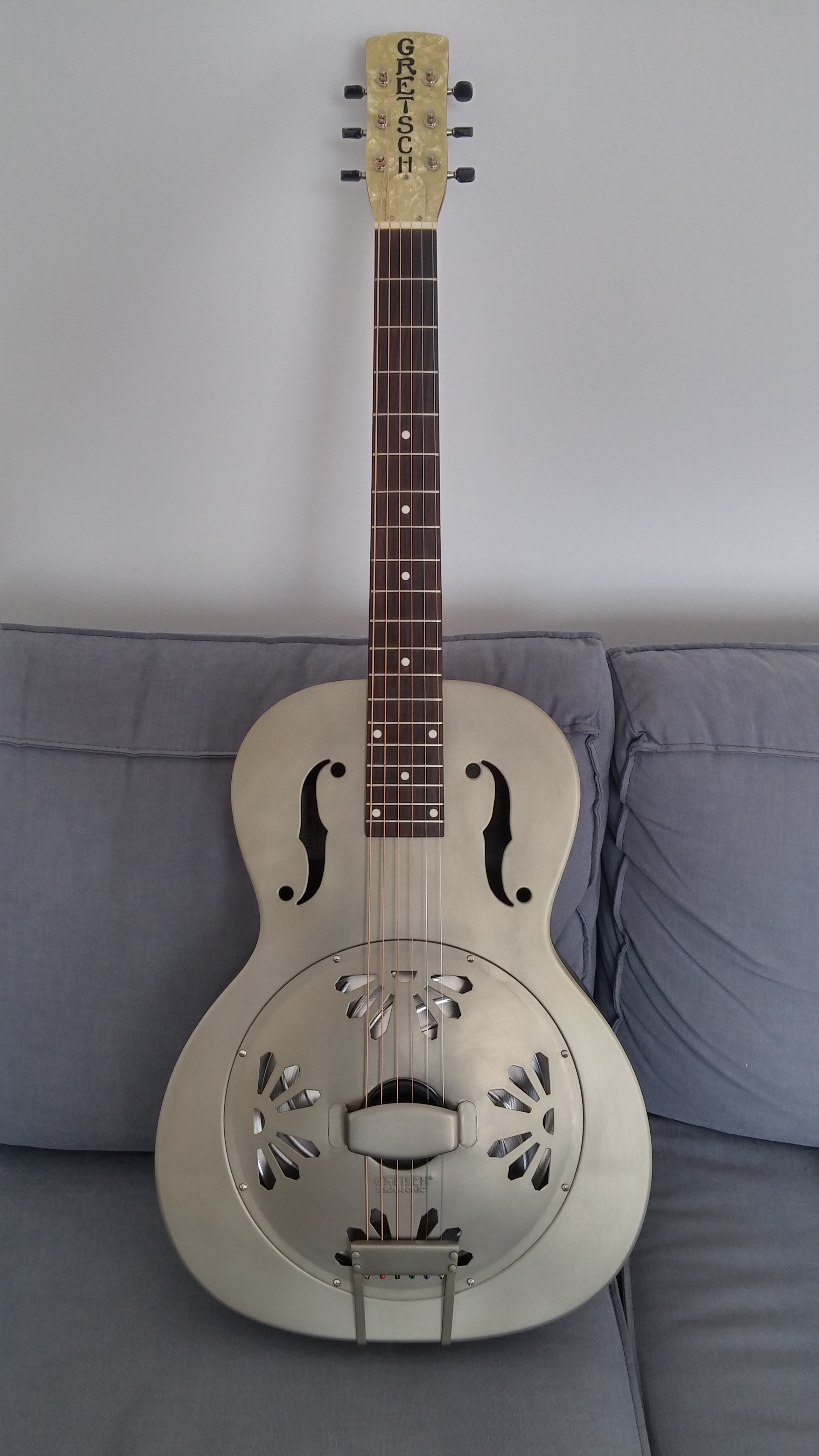 G9201 "Honey Dipper" Metal Resonator Guitar Gretsch Audiofanzine