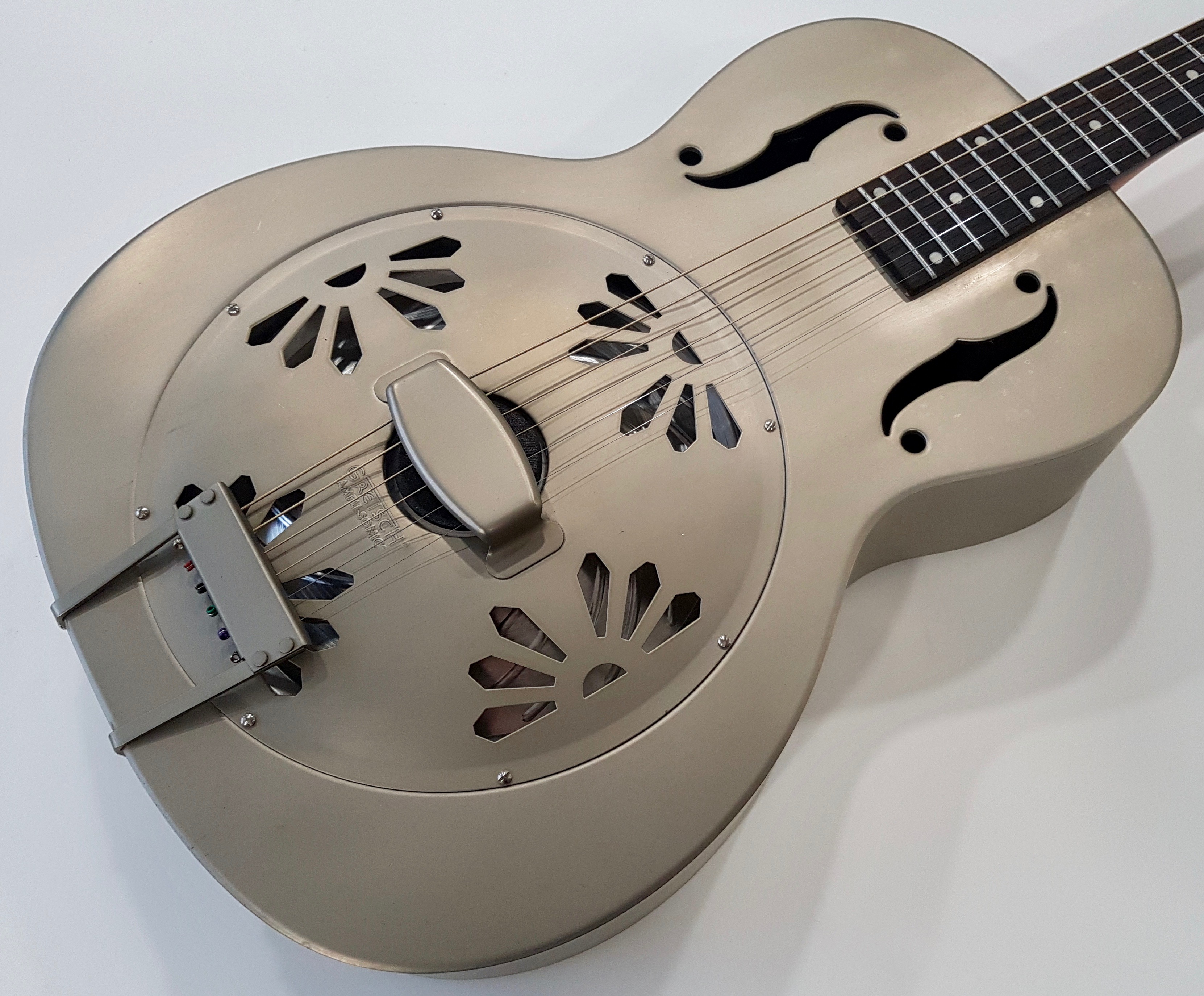 G9201 "Honey Dipper" Metal Resonator Guitar Gretsch Audiofanzine
